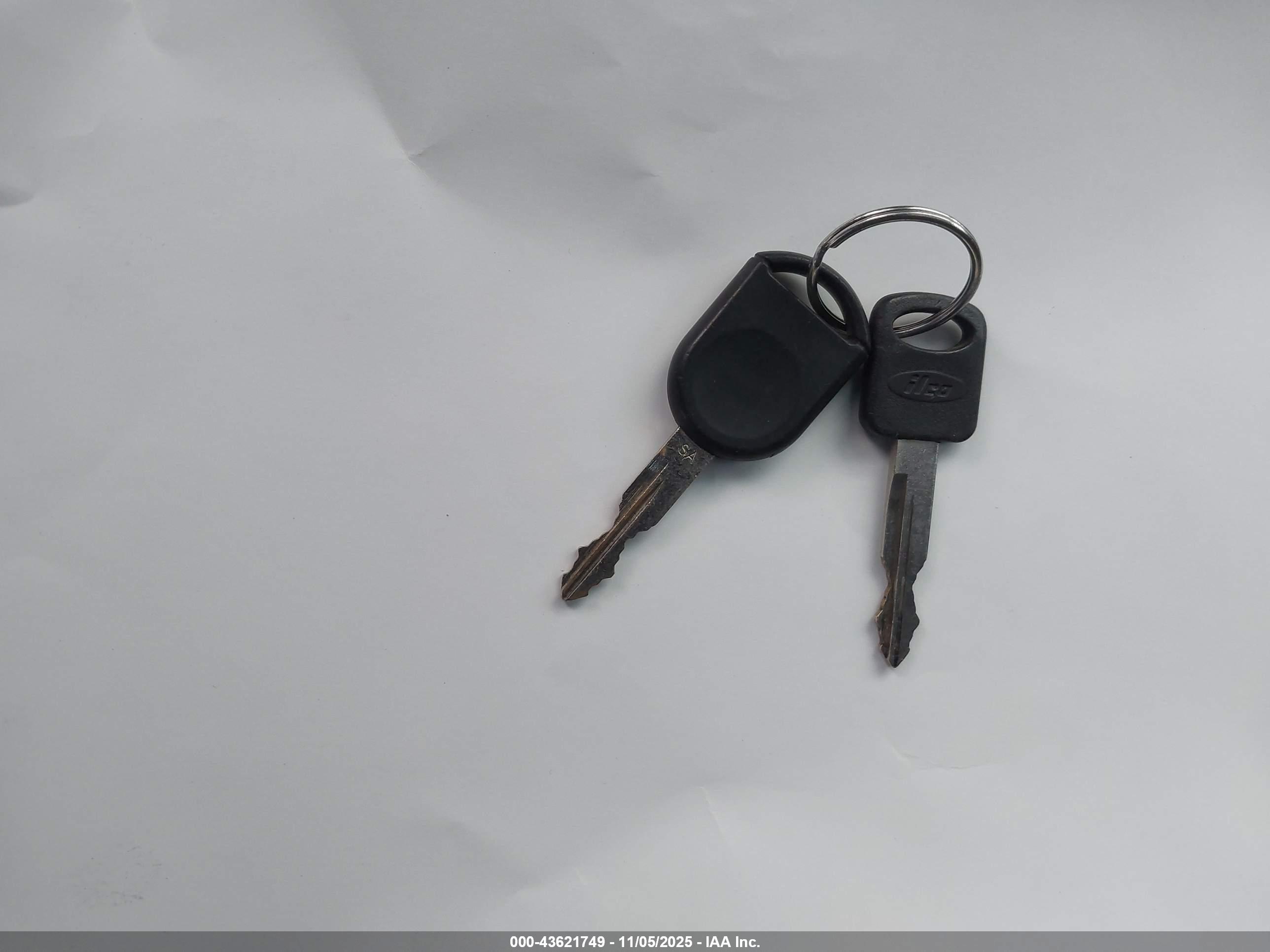 FORD TAURUS image 11