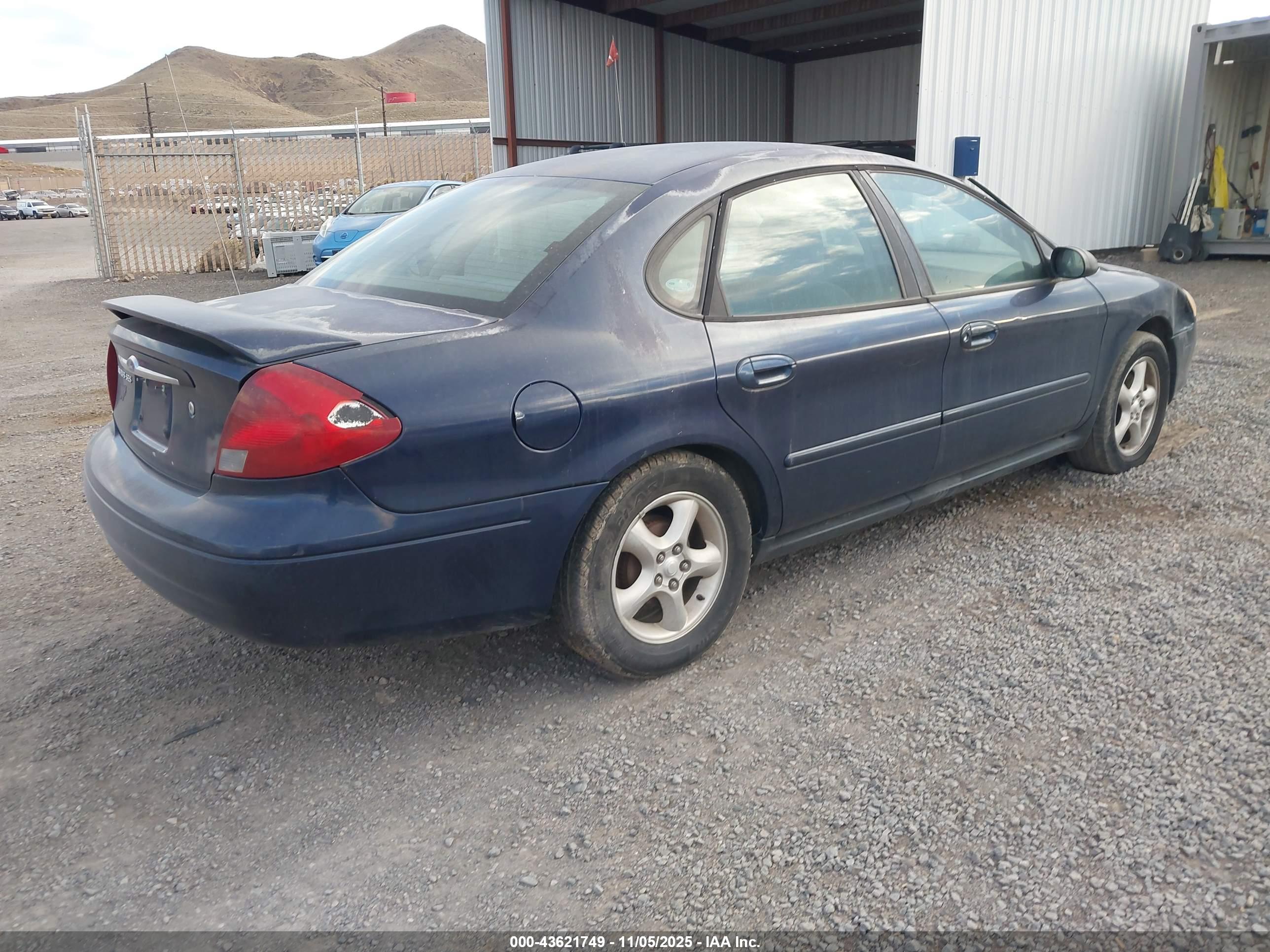 FORD TAURUS image 4