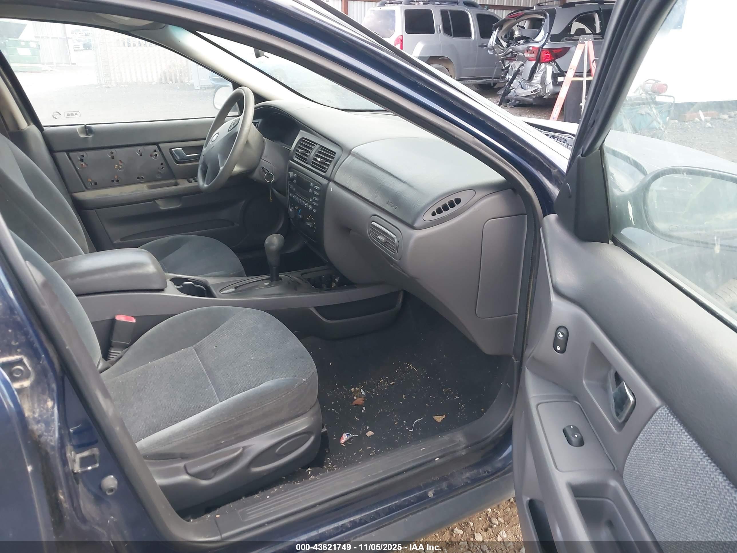 FORD TAURUS image 5