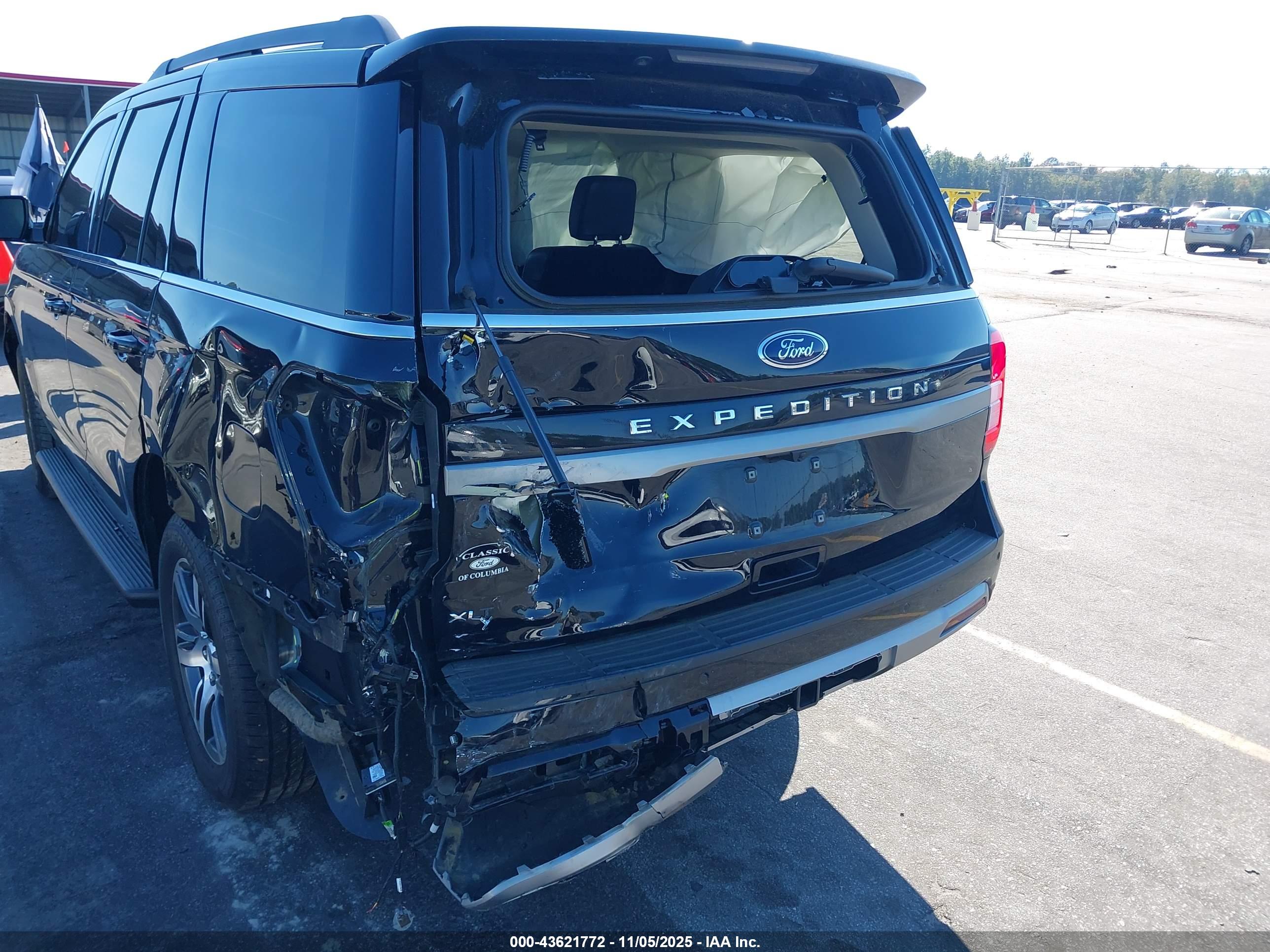FORD EXPEDITION image 6