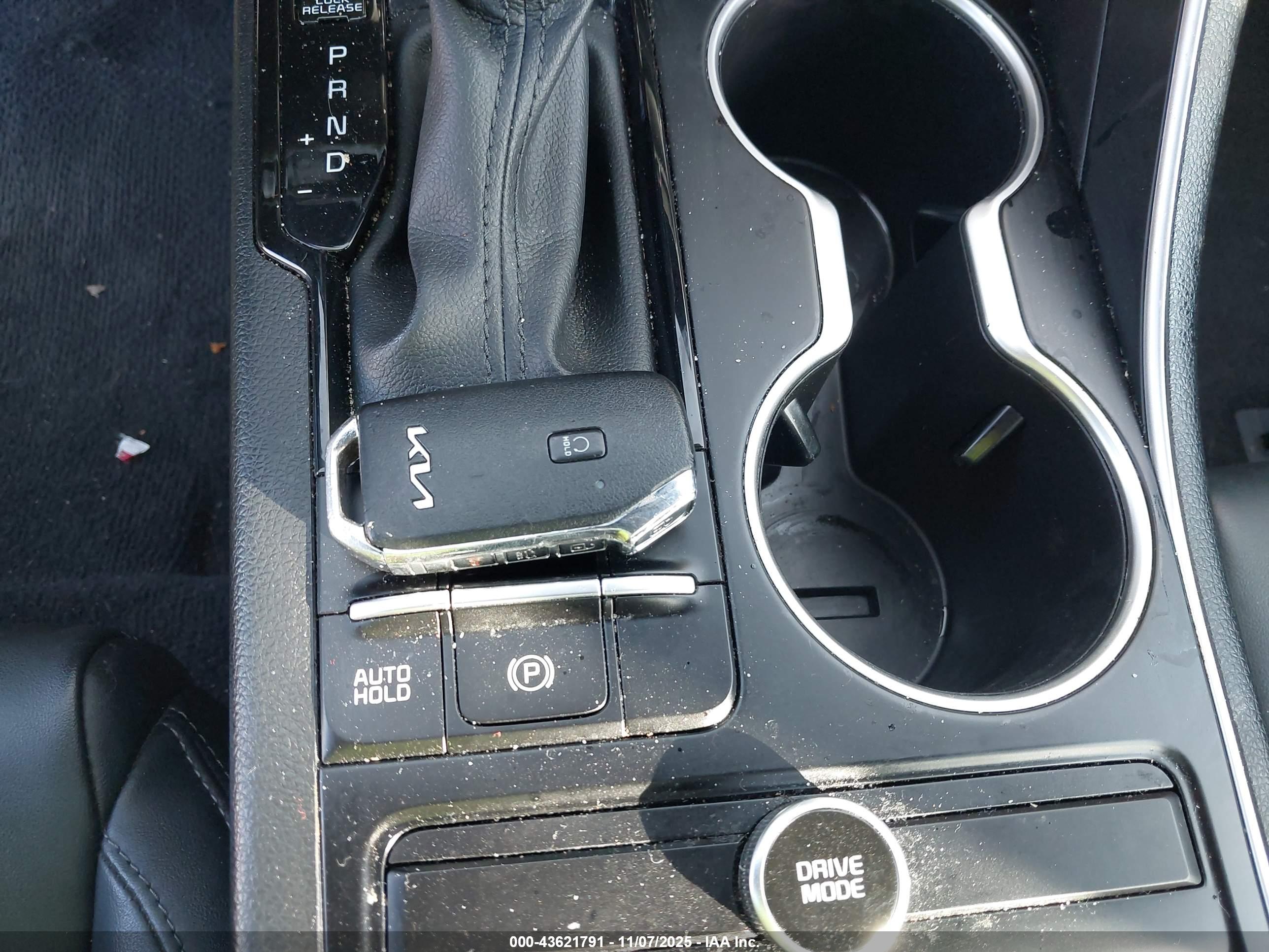KIA K5 image 11