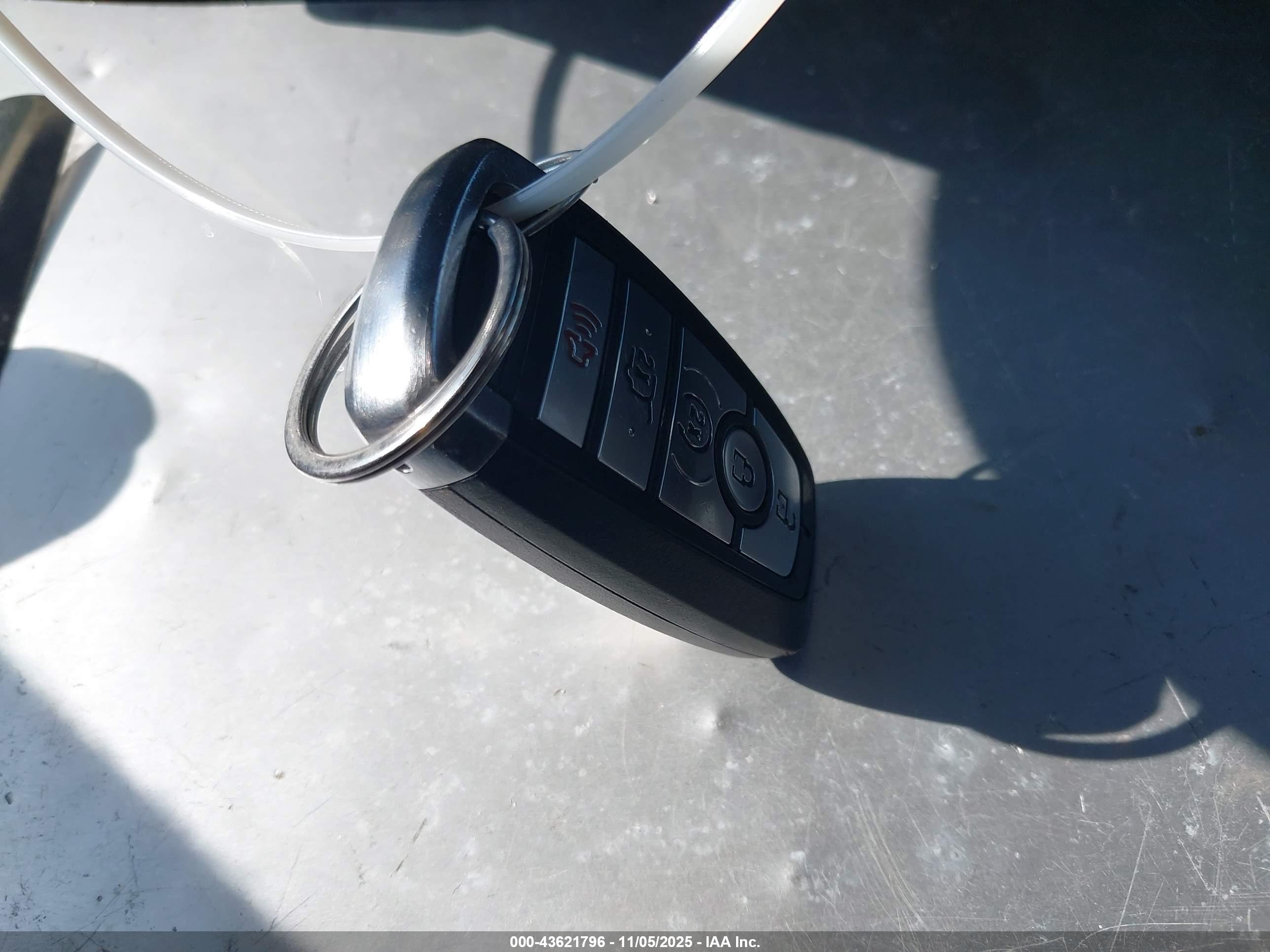 FORD EXPLORER image 11