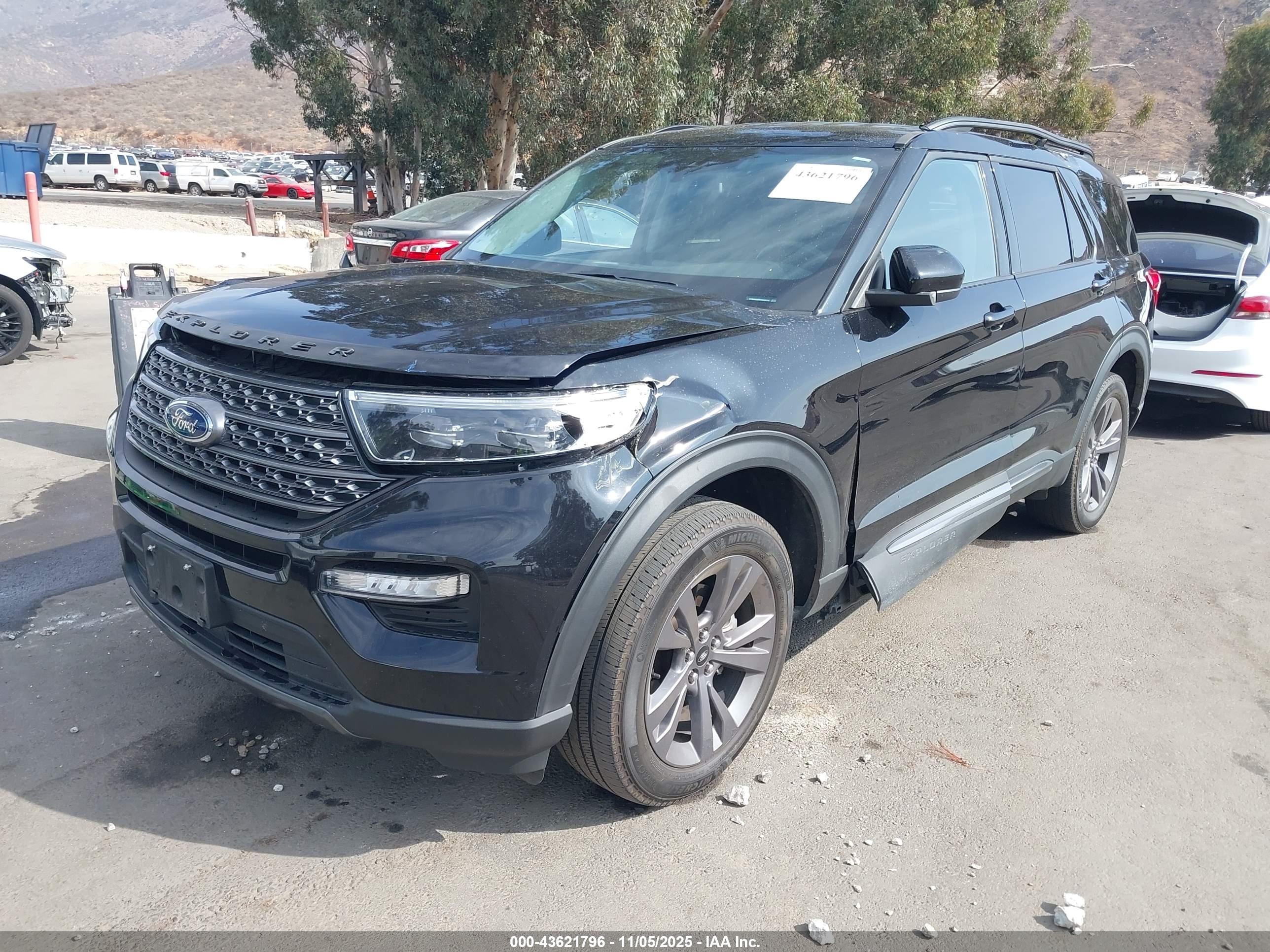 FORD EXPLORER image 2