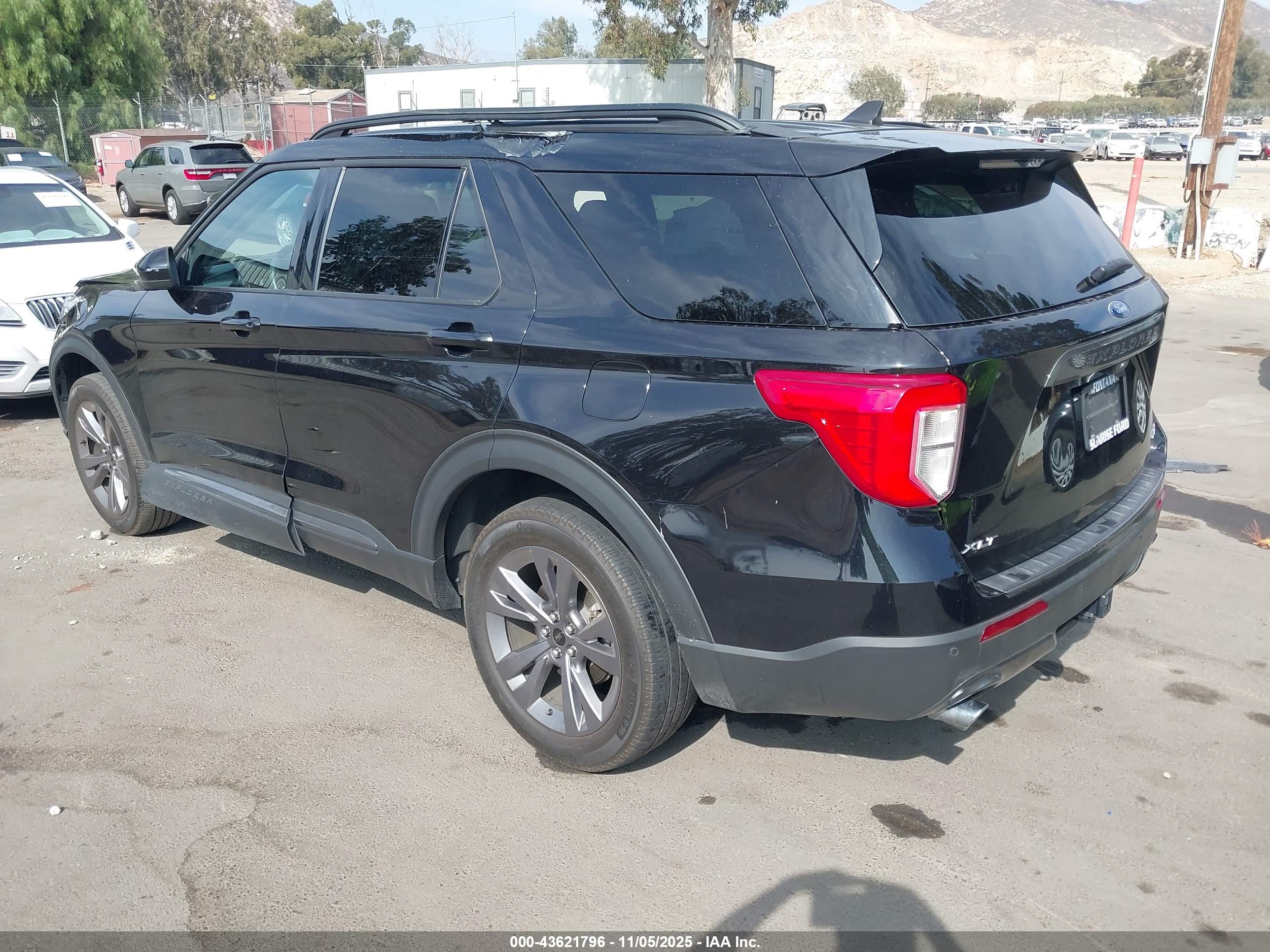 FORD EXPLORER image 3
