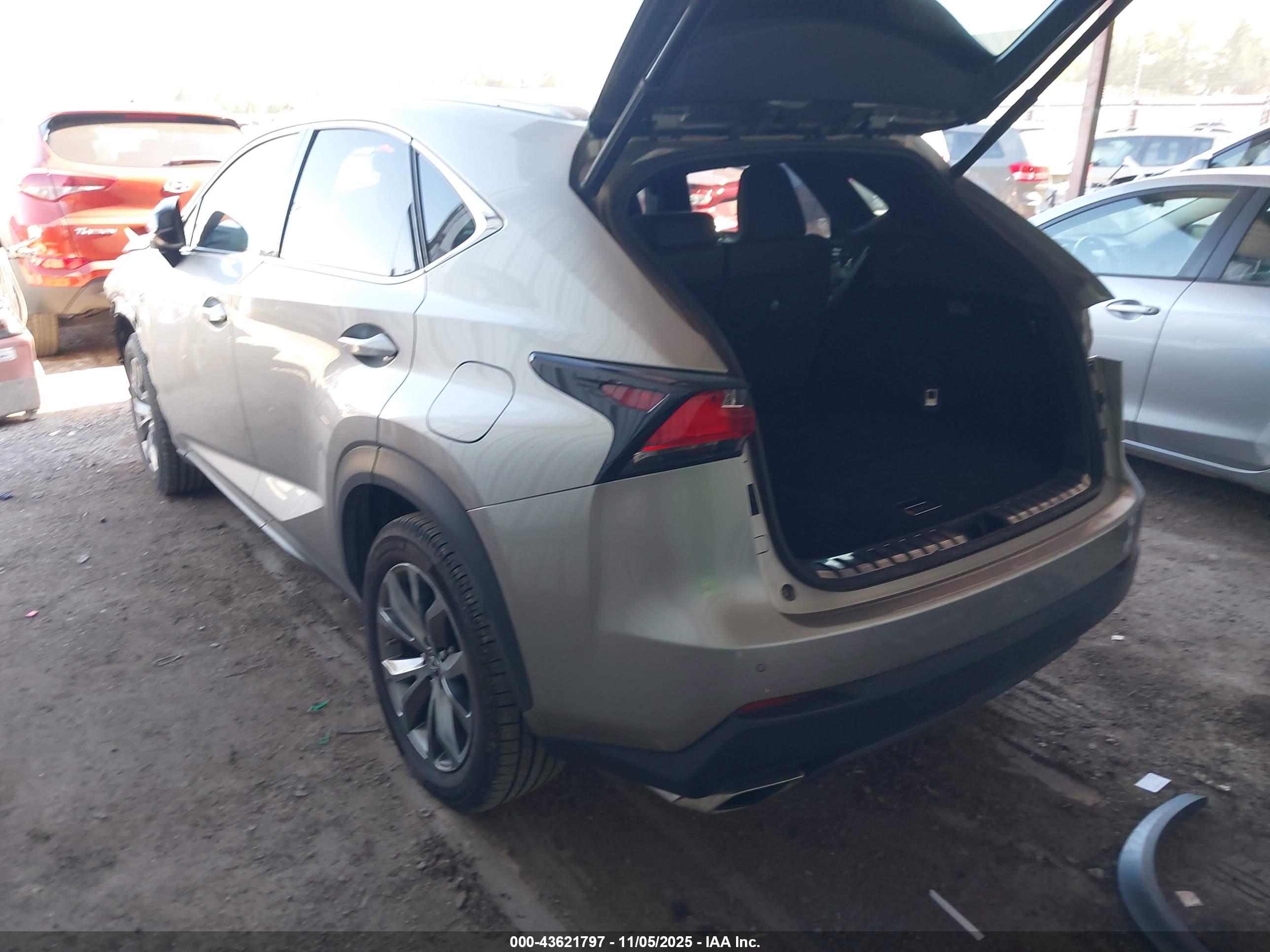 LEXUS NX image 3