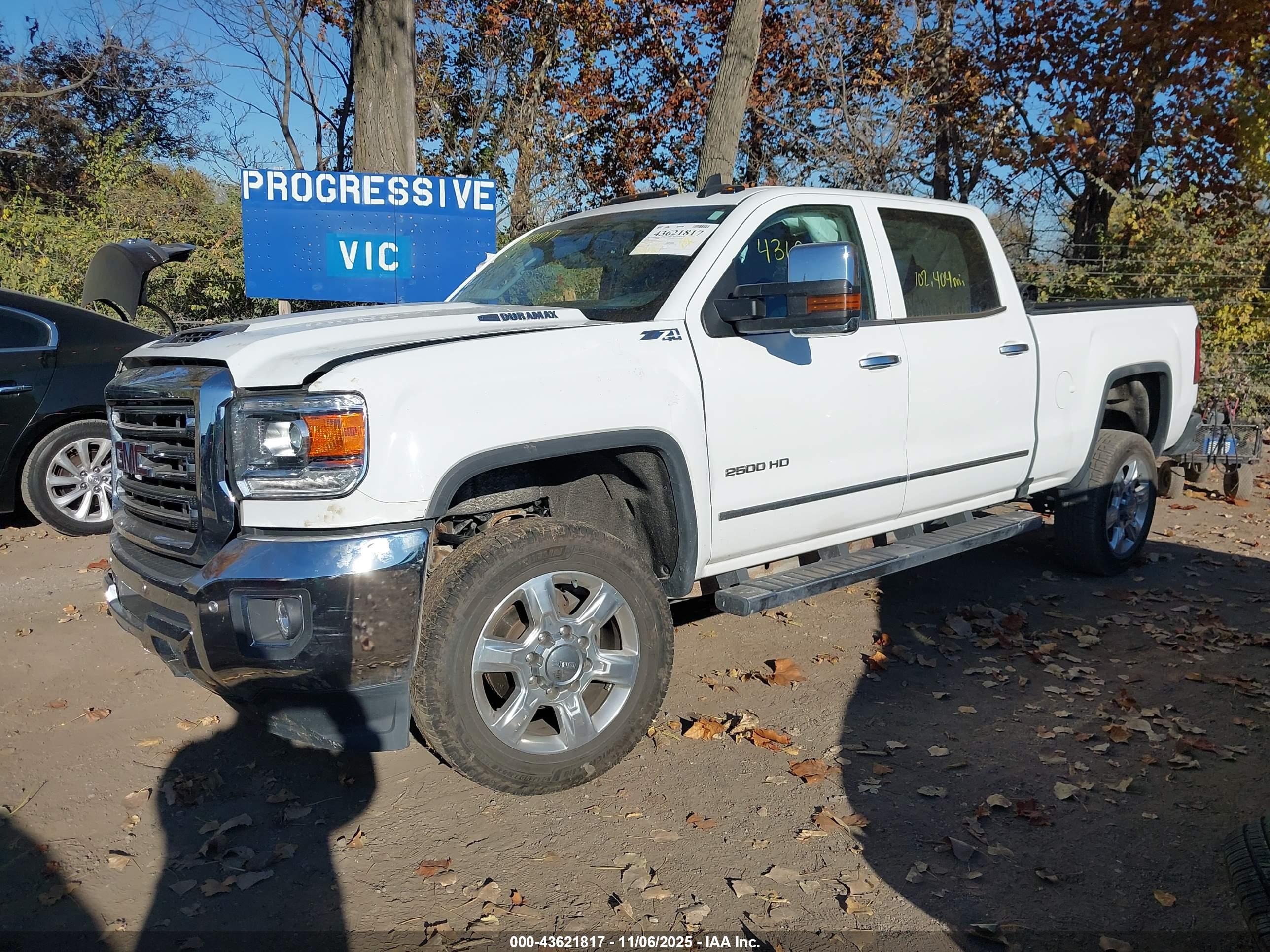 GMC SIERRA image 2