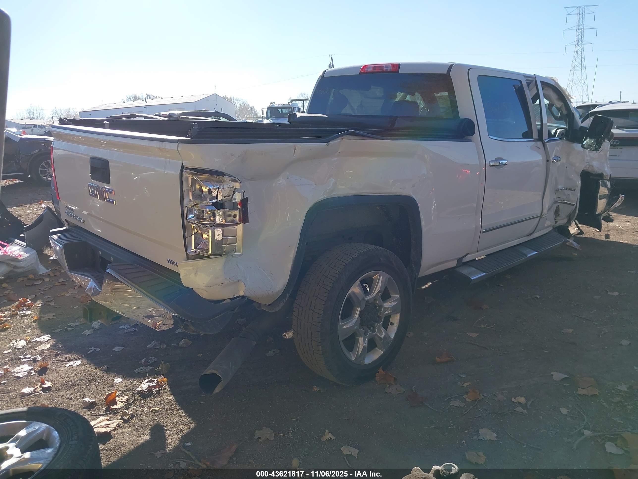 GMC SIERRA image 4