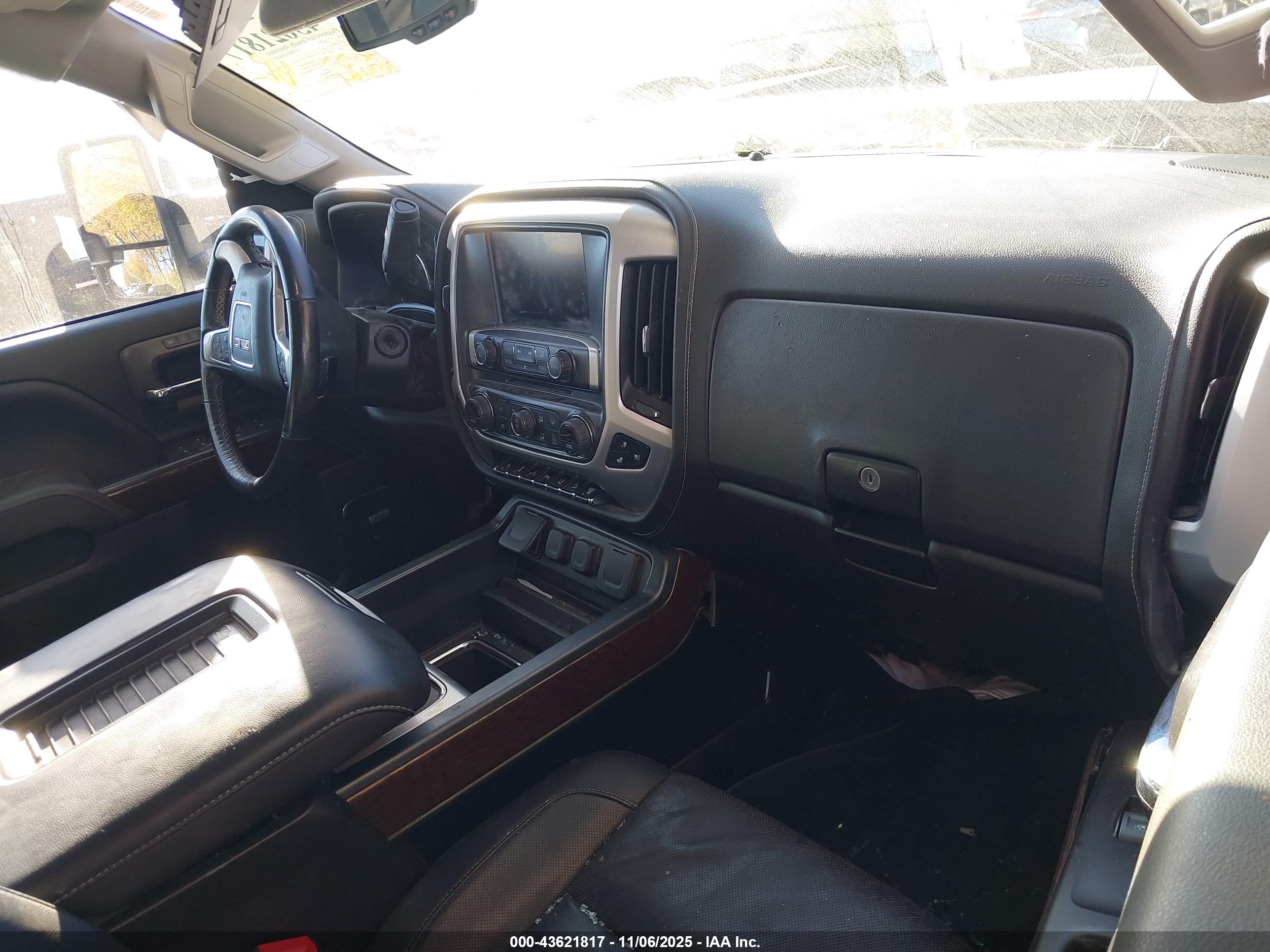 GMC SIERRA image 5