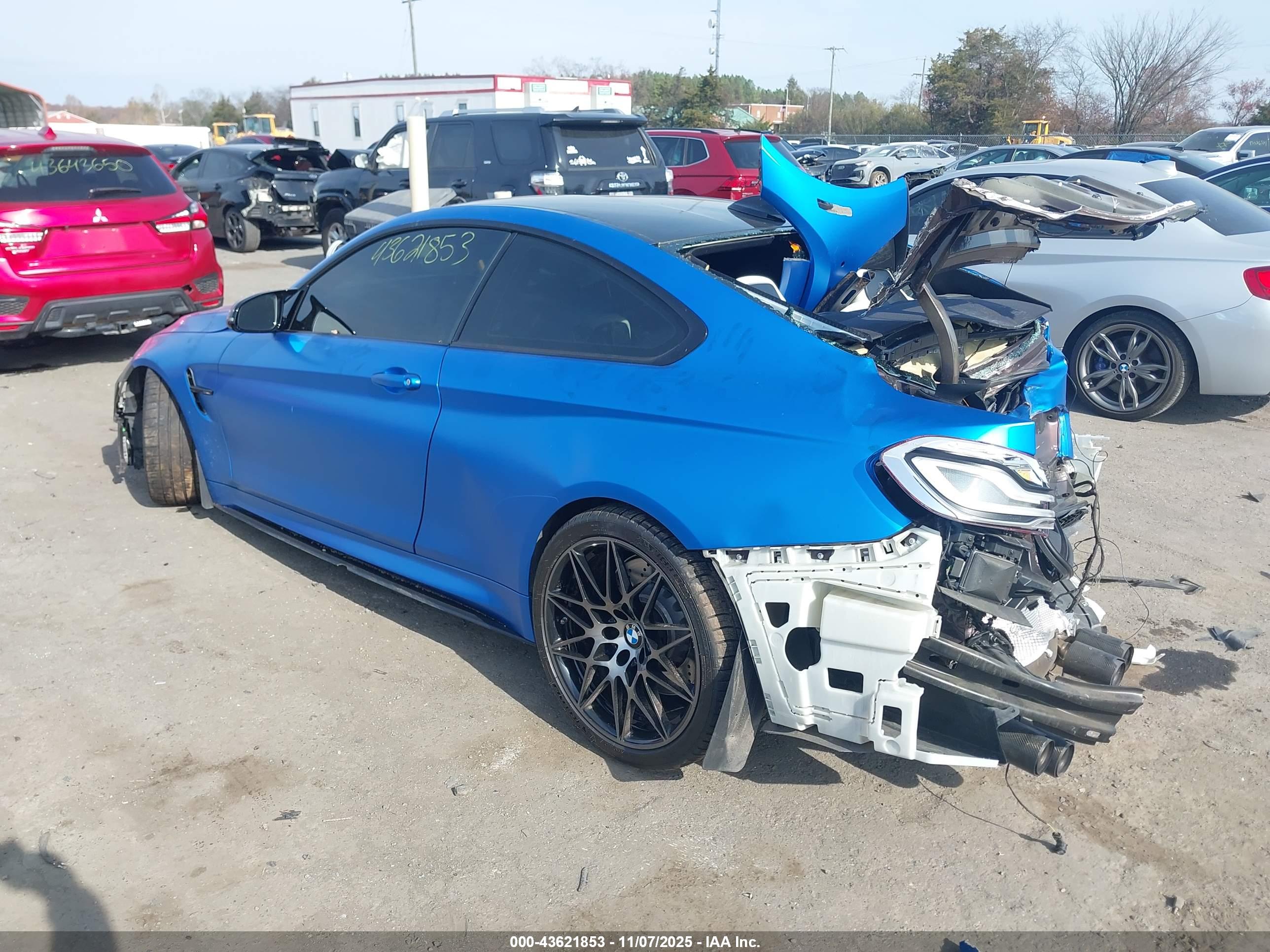 BMW M4 image 3