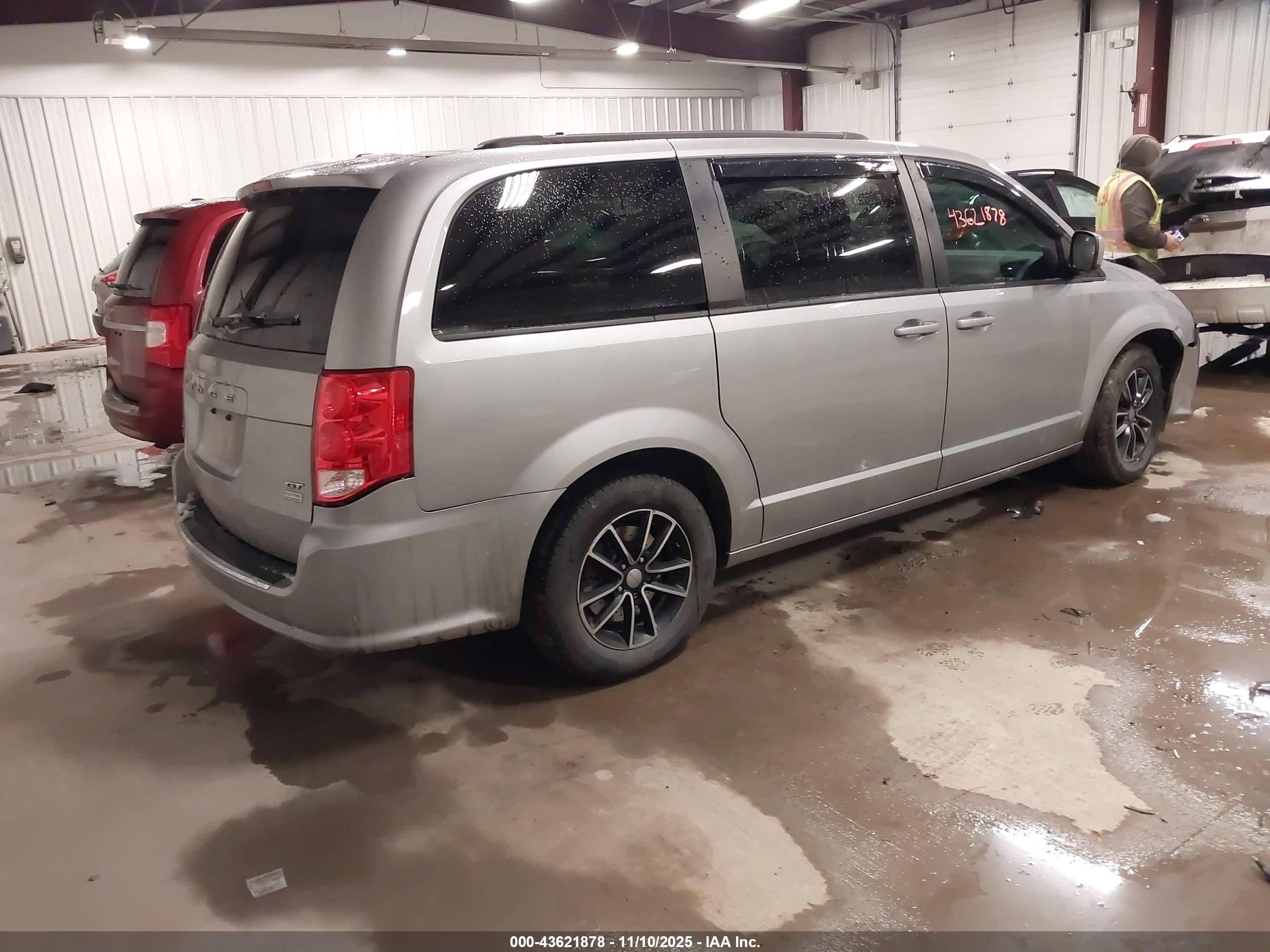 DODGE GRAND image 4