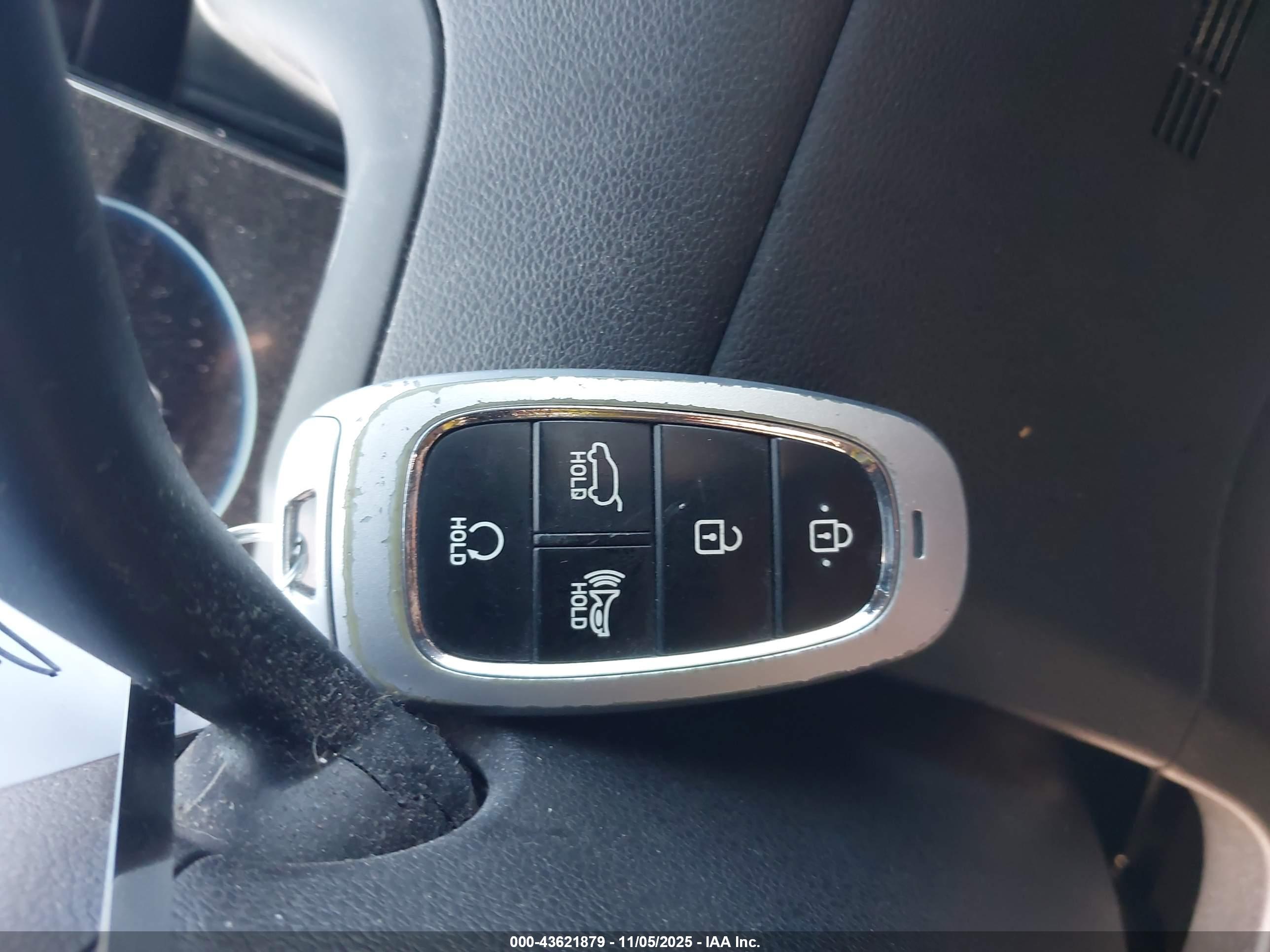 HYUNDAI TUCSON image 11