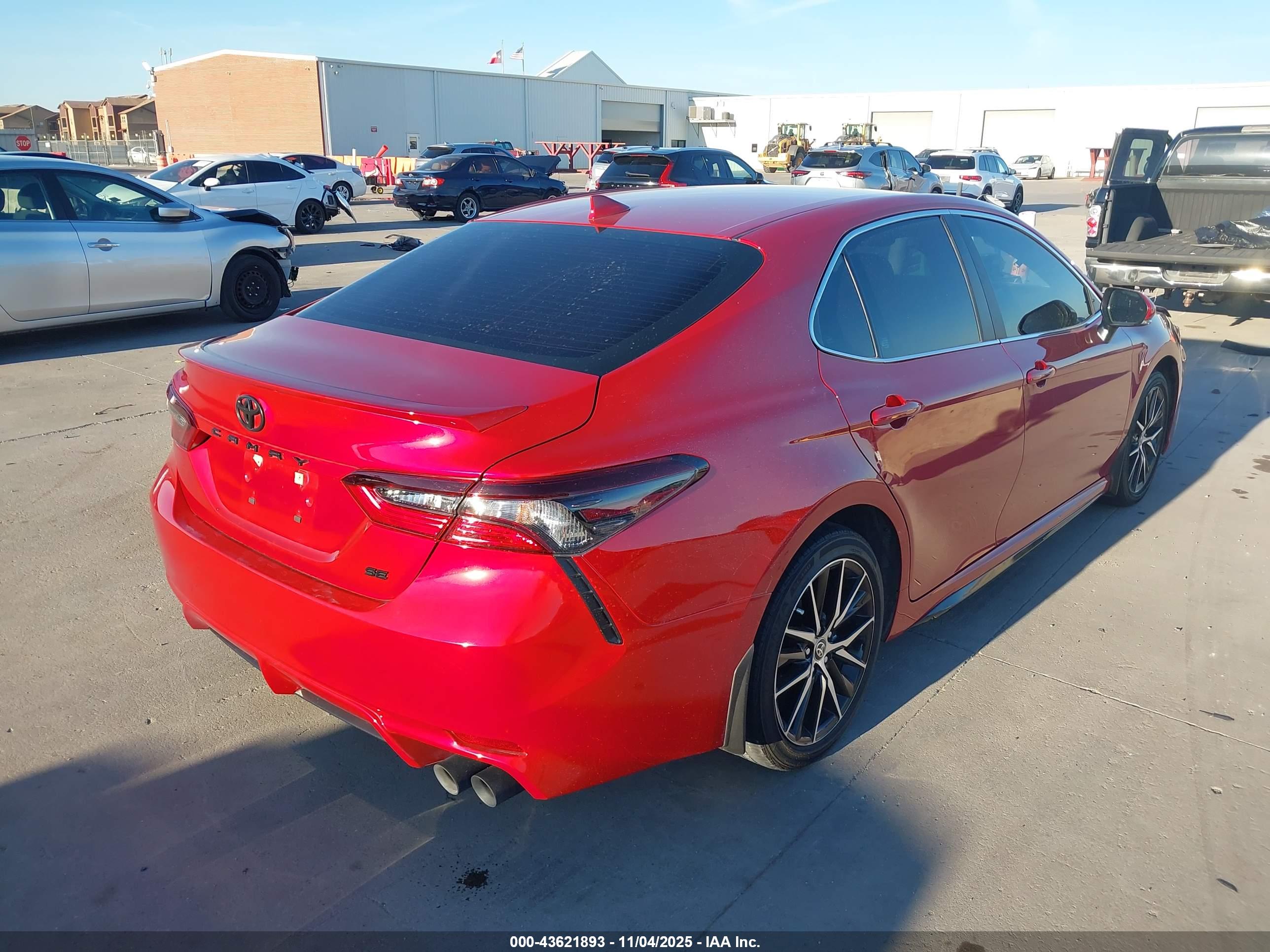 TOYOTA CAMRY image 4
