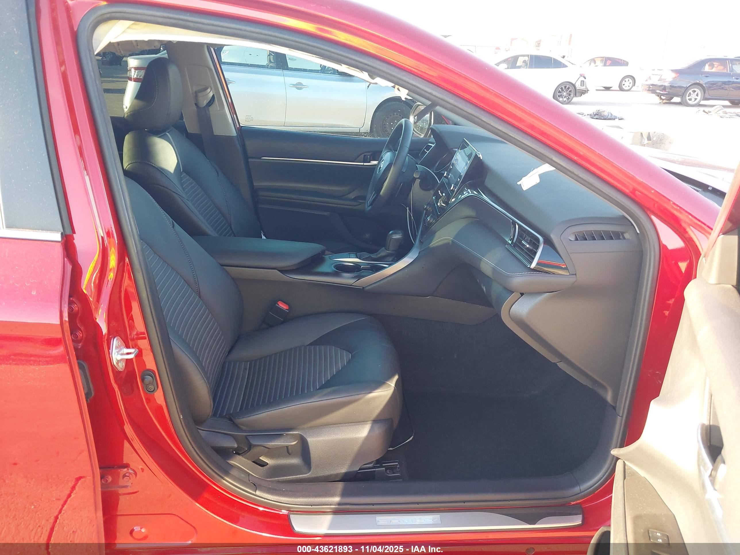 TOYOTA CAMRY image 5