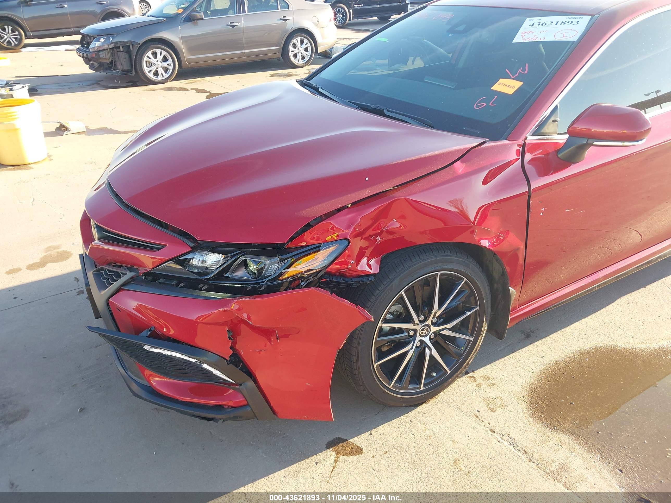 TOYOTA CAMRY image 6