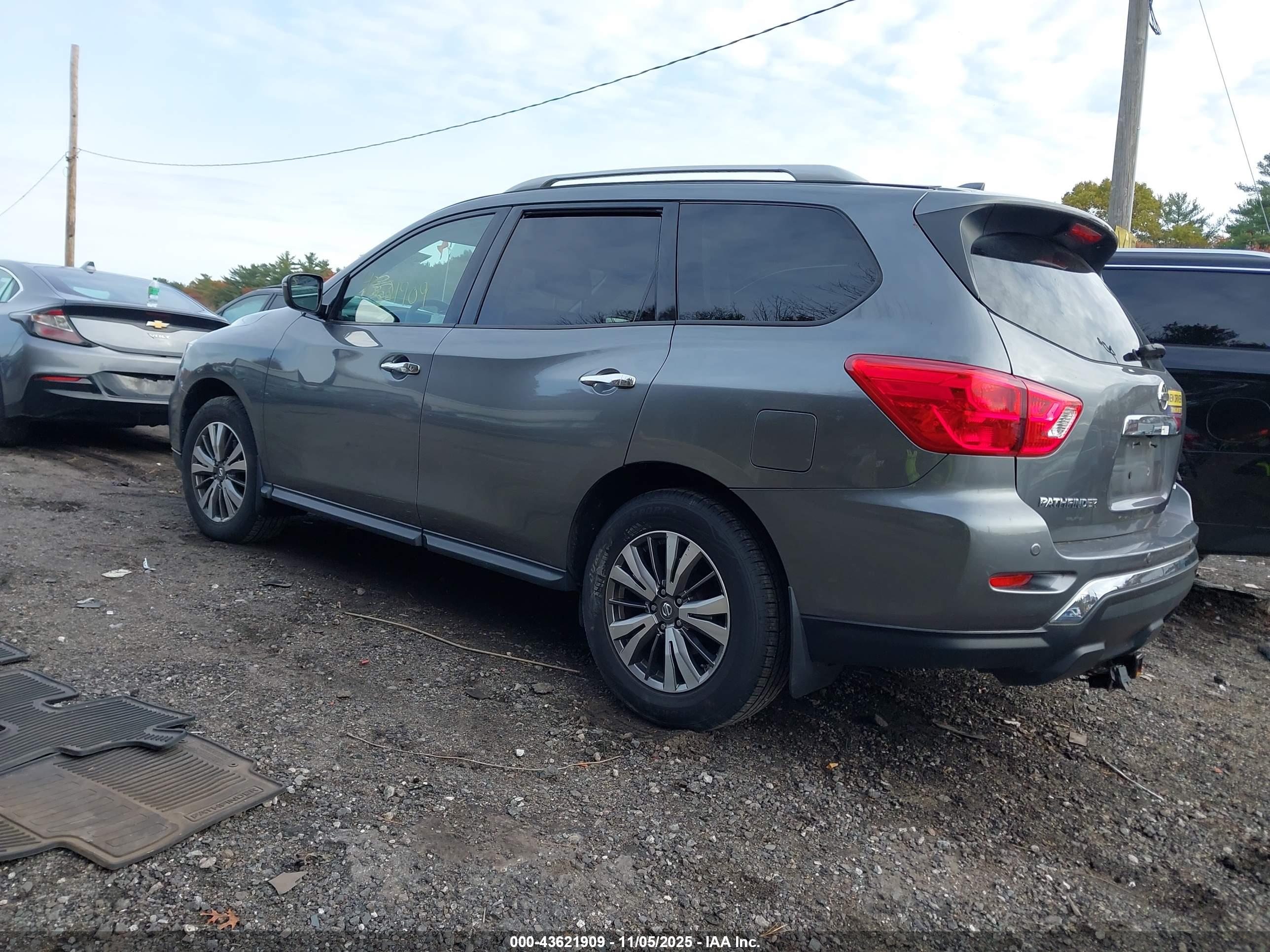 NISSAN PATHFINDER image 3