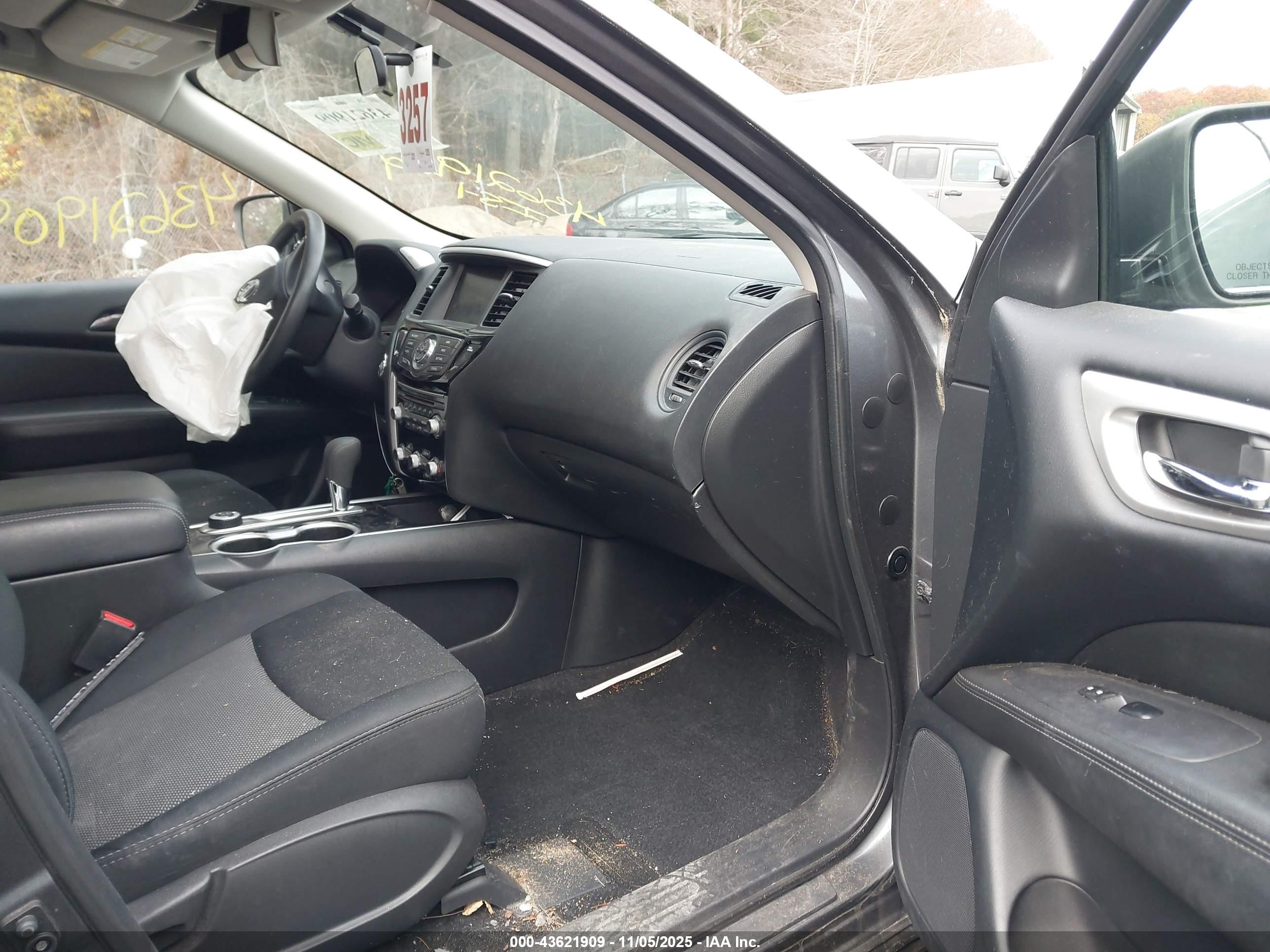 NISSAN PATHFINDER image 5