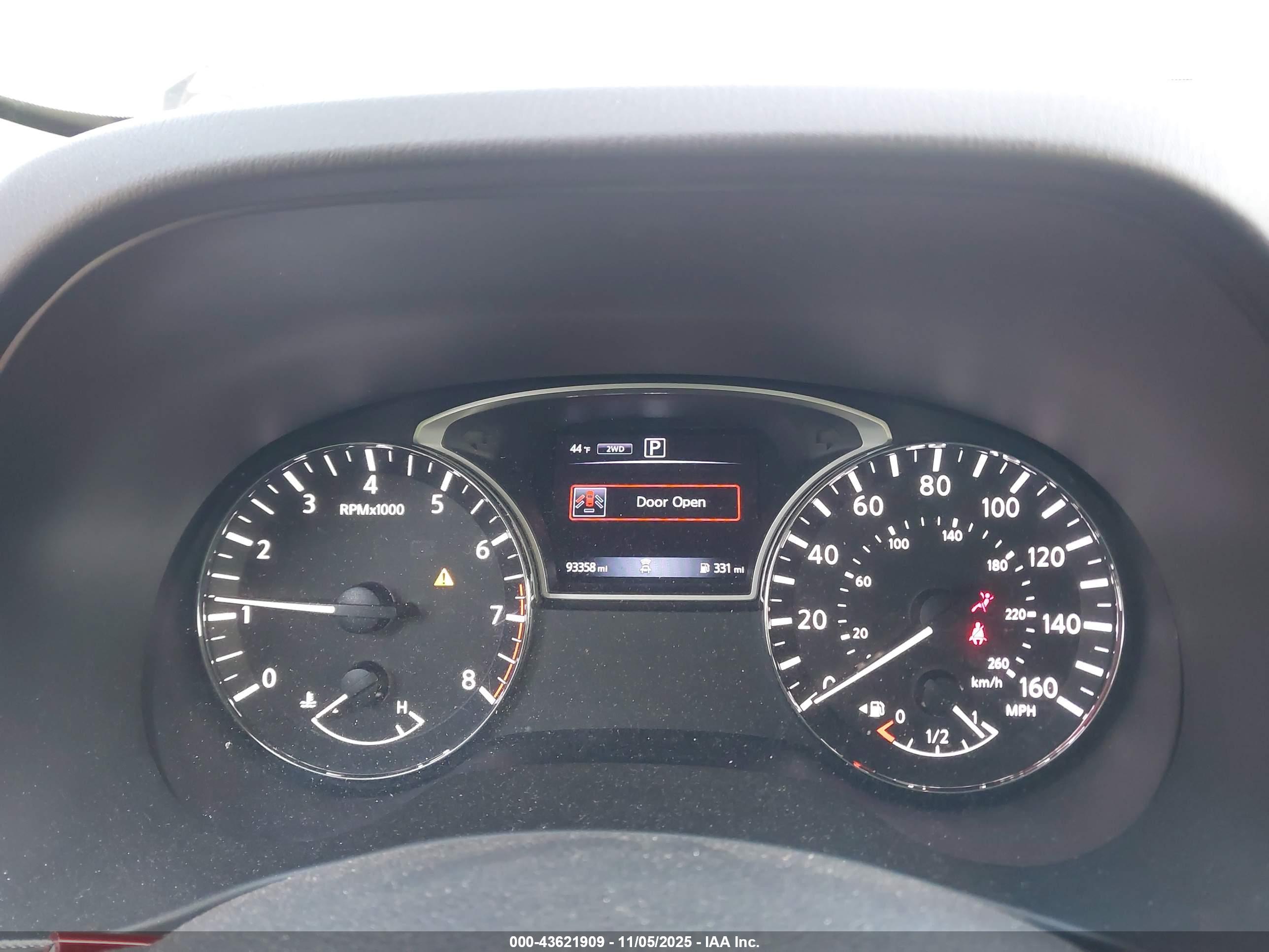 NISSAN PATHFINDER image 7