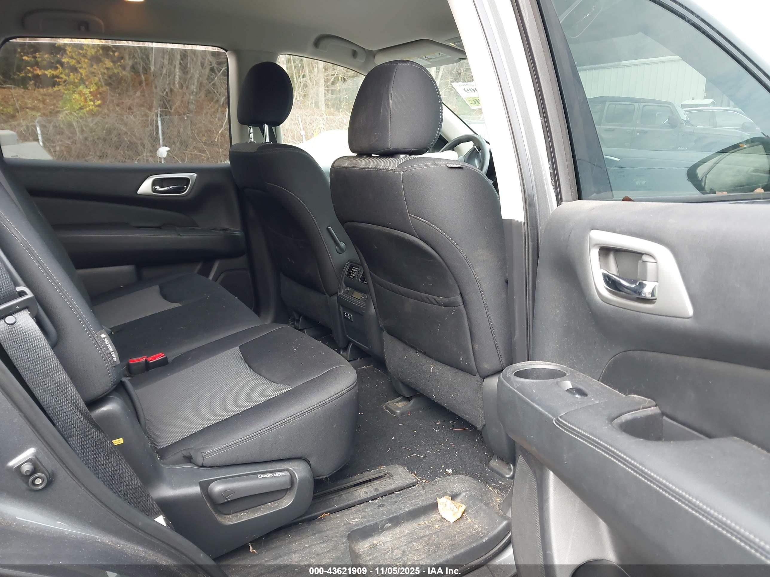 NISSAN PATHFINDER image 8