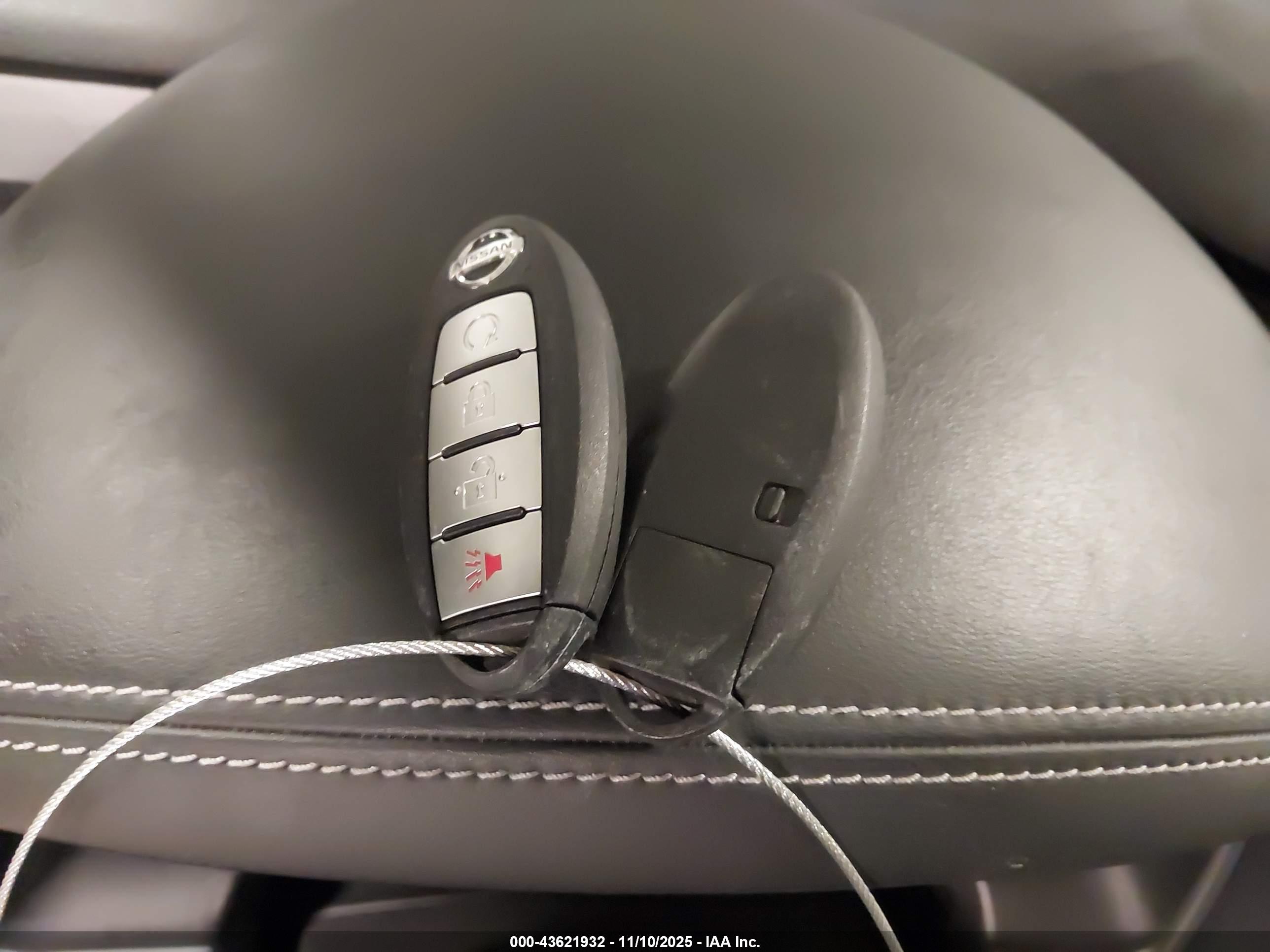 NISSAN MURANO image 11