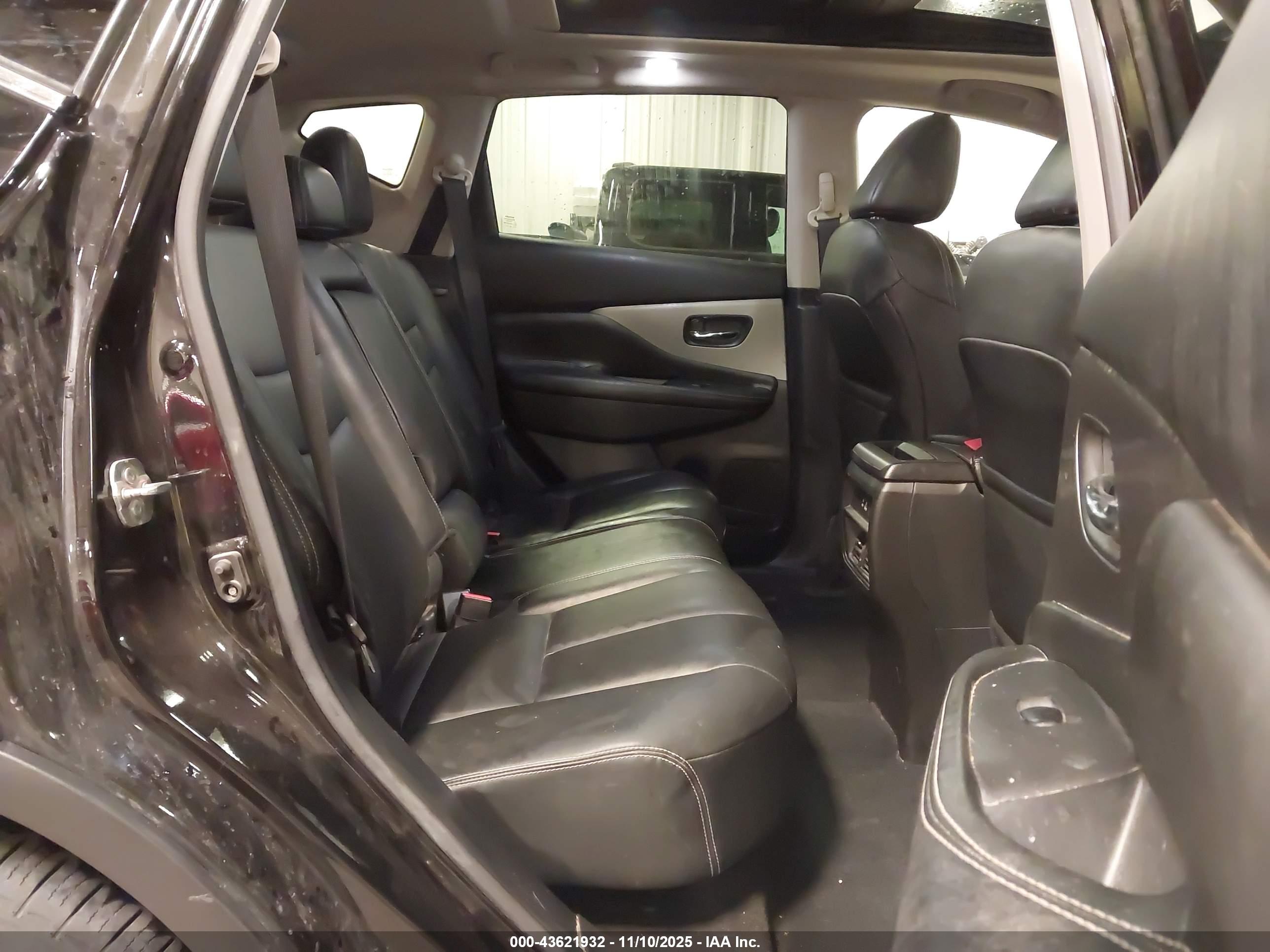 NISSAN MURANO image 8
