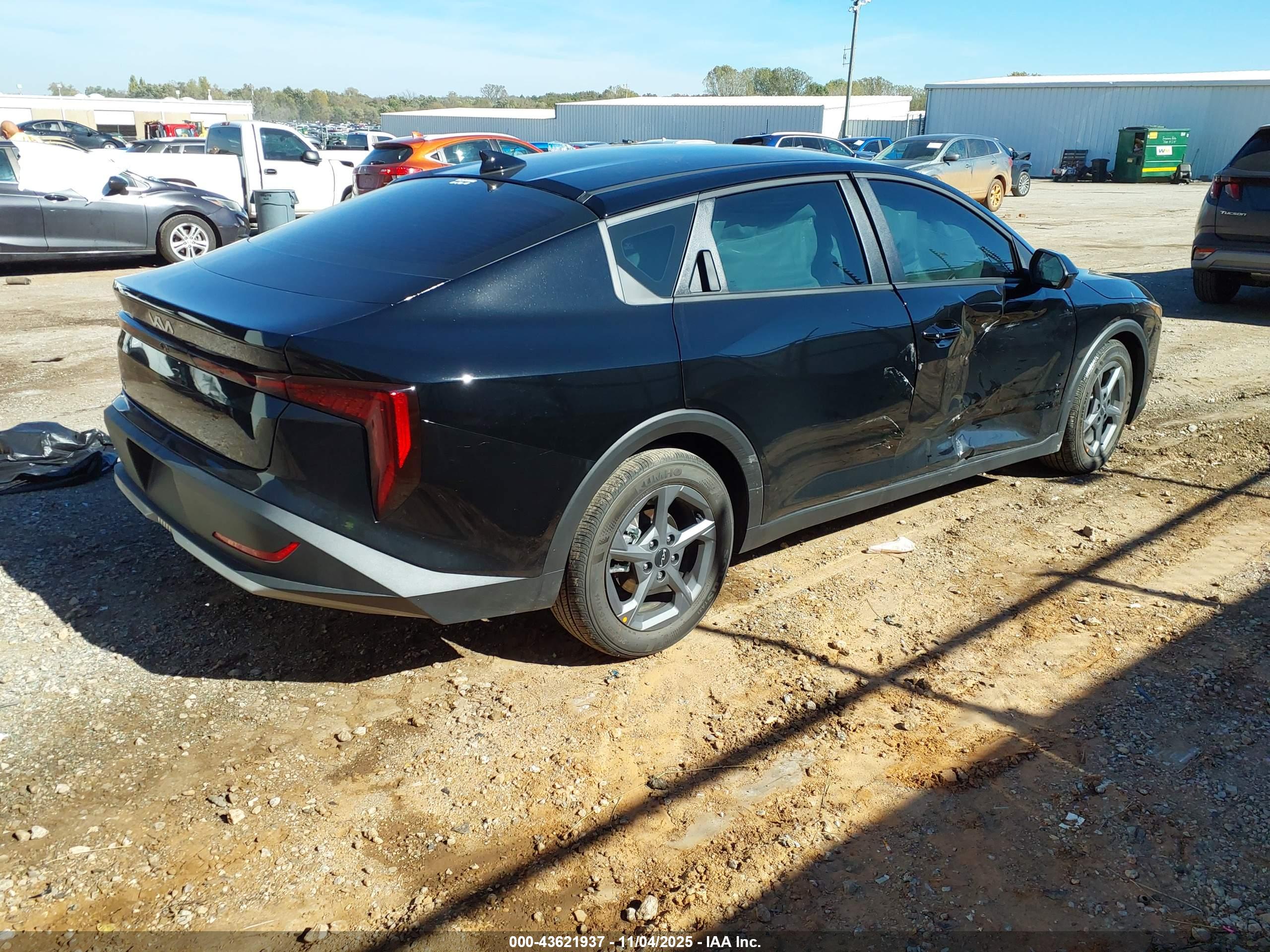 KIA K4 image 4