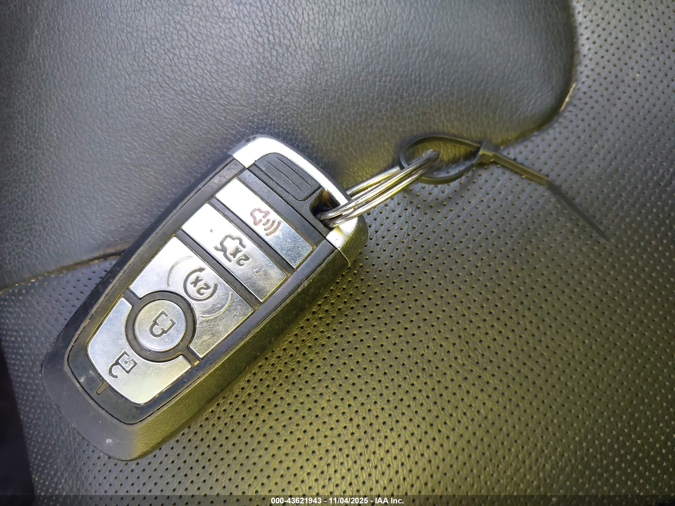 FORD FUSION image 11