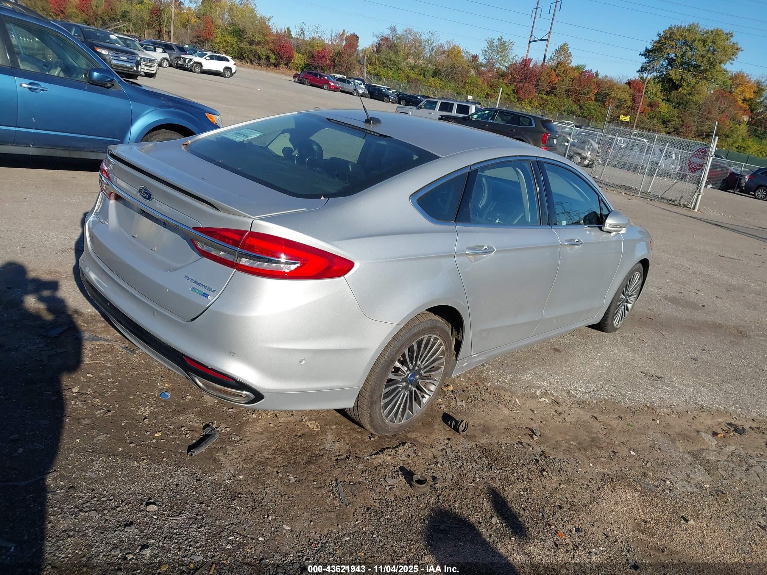 FORD FUSION image 4