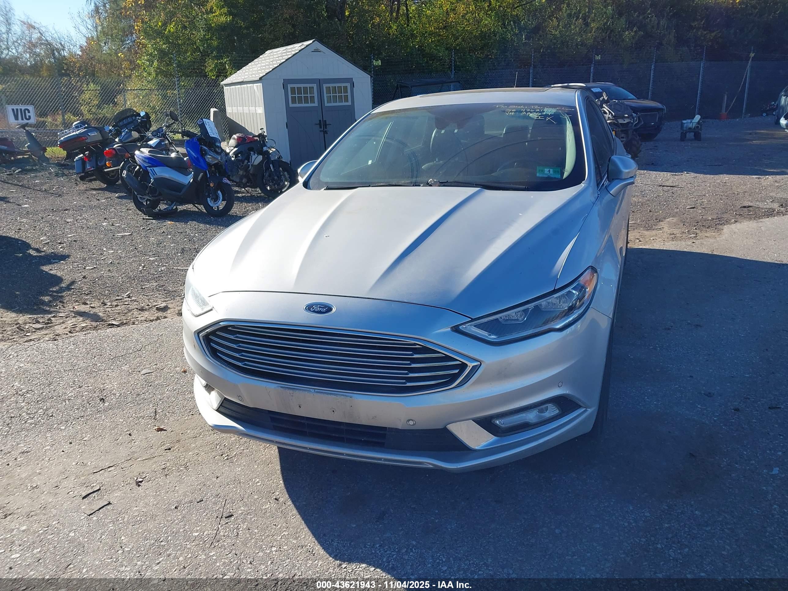 FORD FUSION image 6