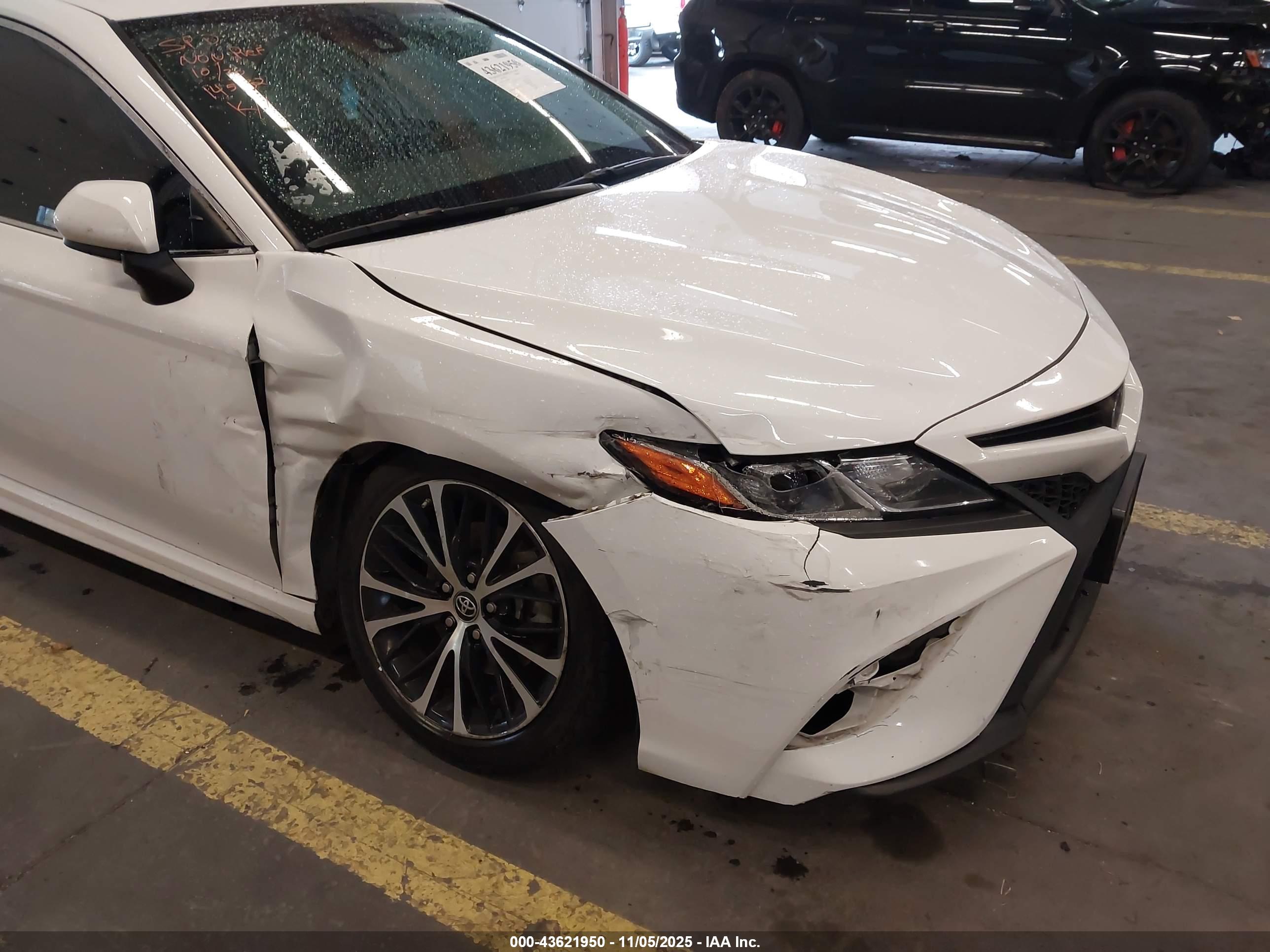 TOYOTA CAMRY image 6