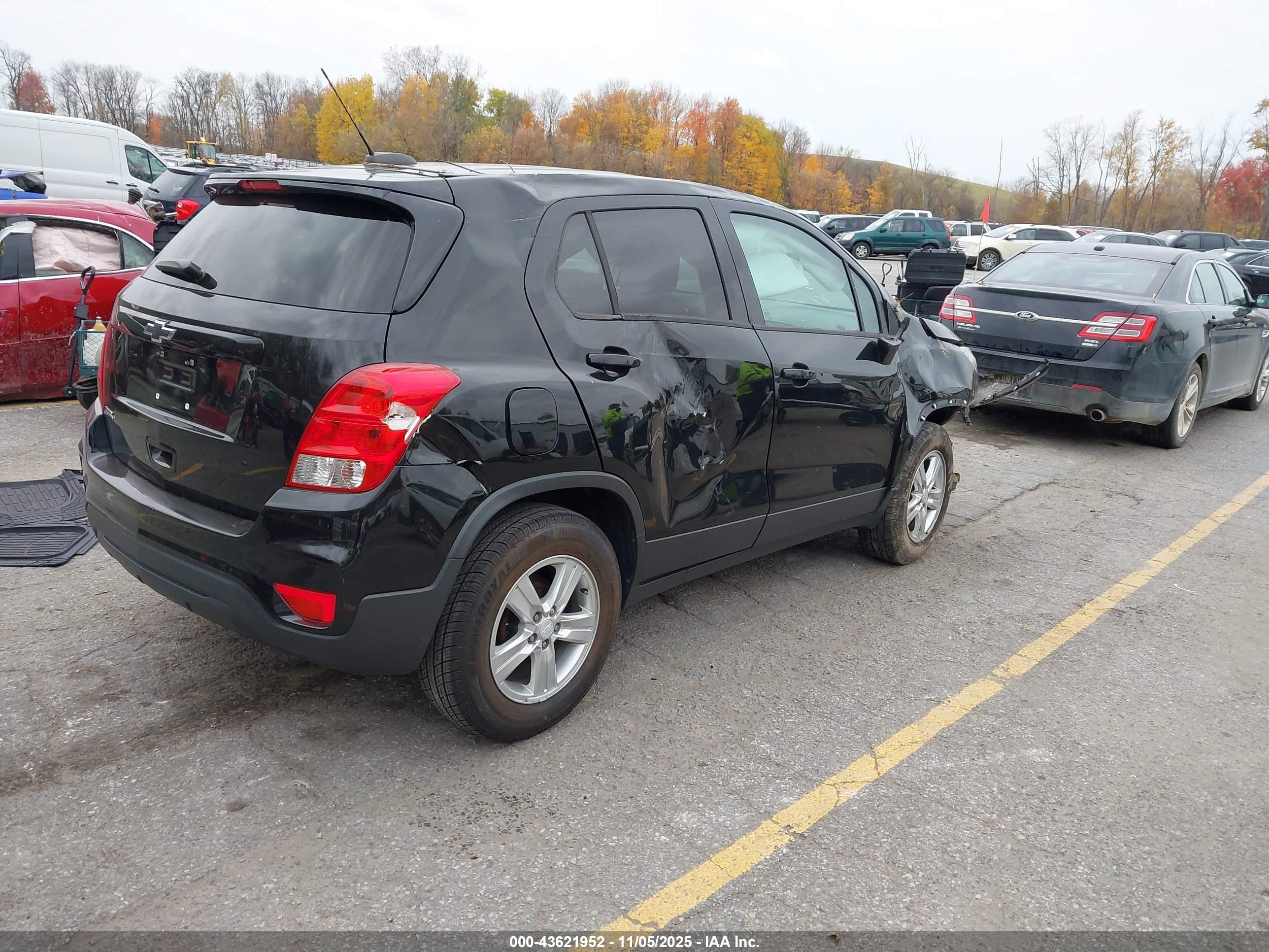 CHEVROLET TRAX image 4