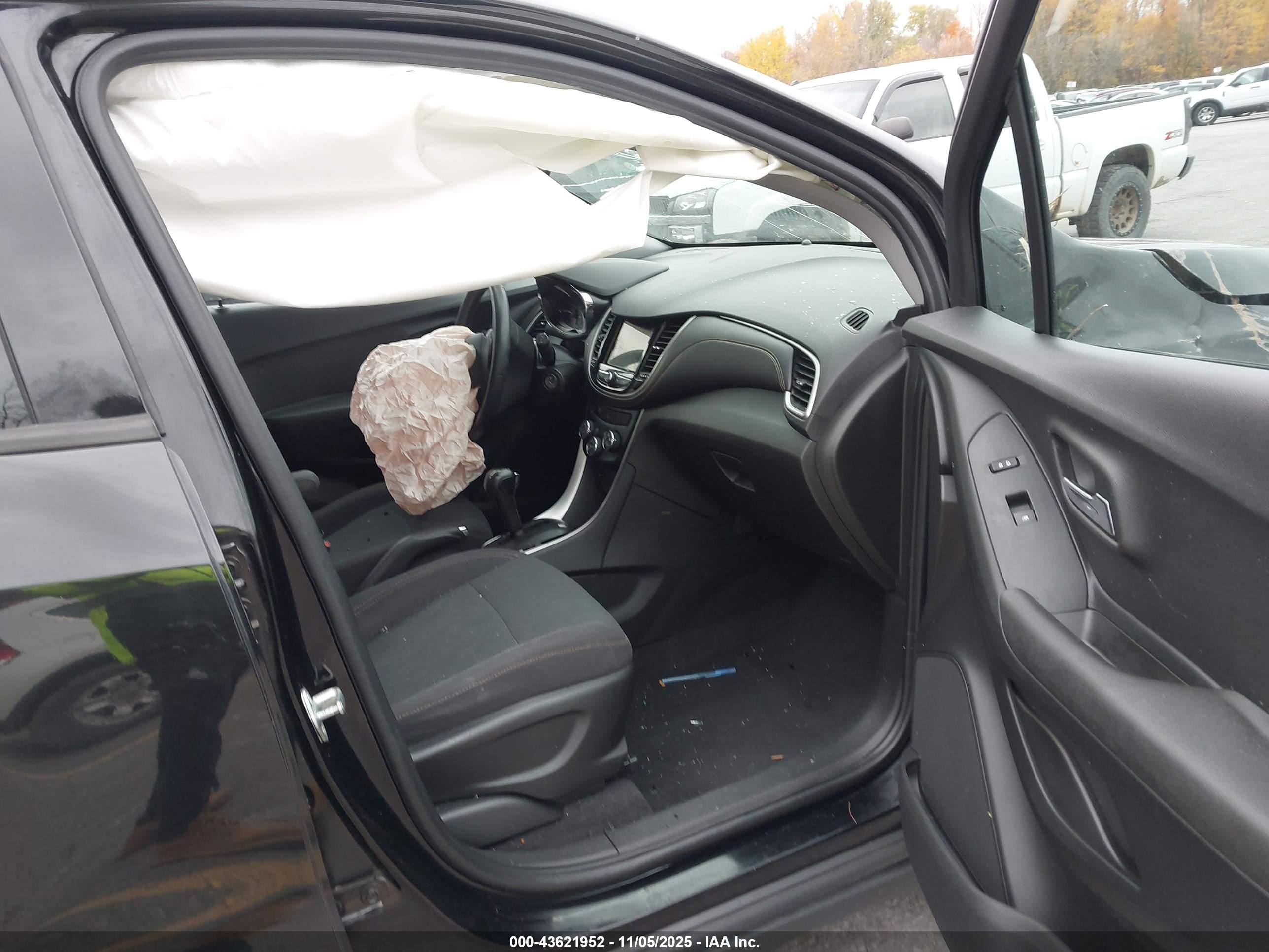 CHEVROLET TRAX image 5