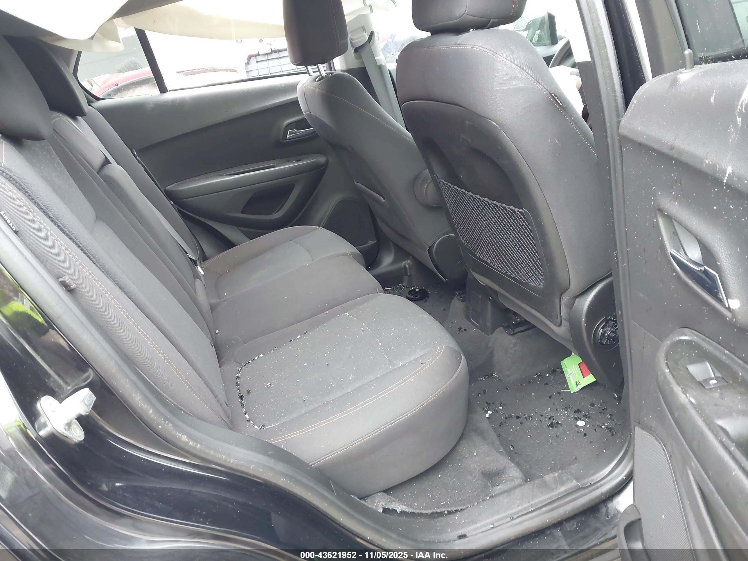 CHEVROLET TRAX image 8