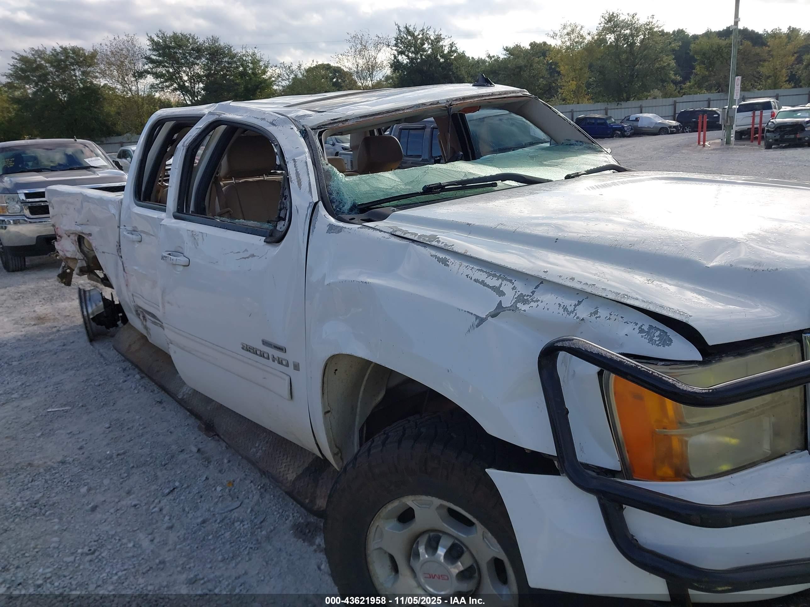 GMC SIERRA image 6