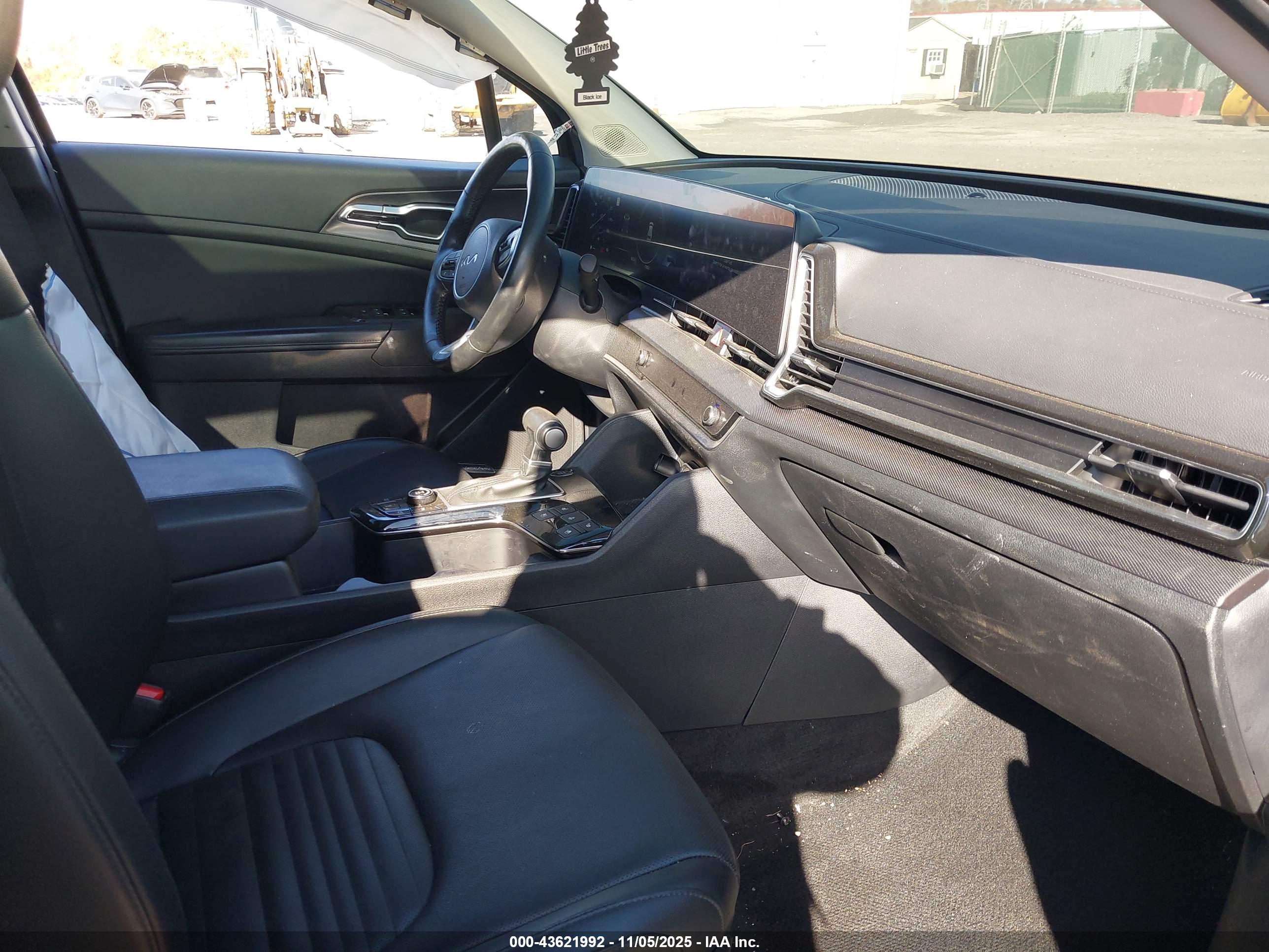 KIA SPORTAGE image 5