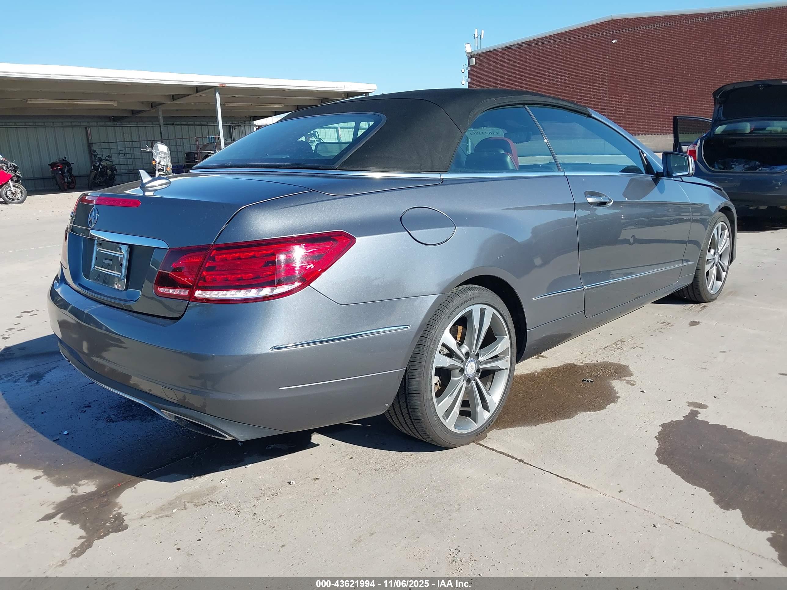 MERCEDES-BENZ E image 4
