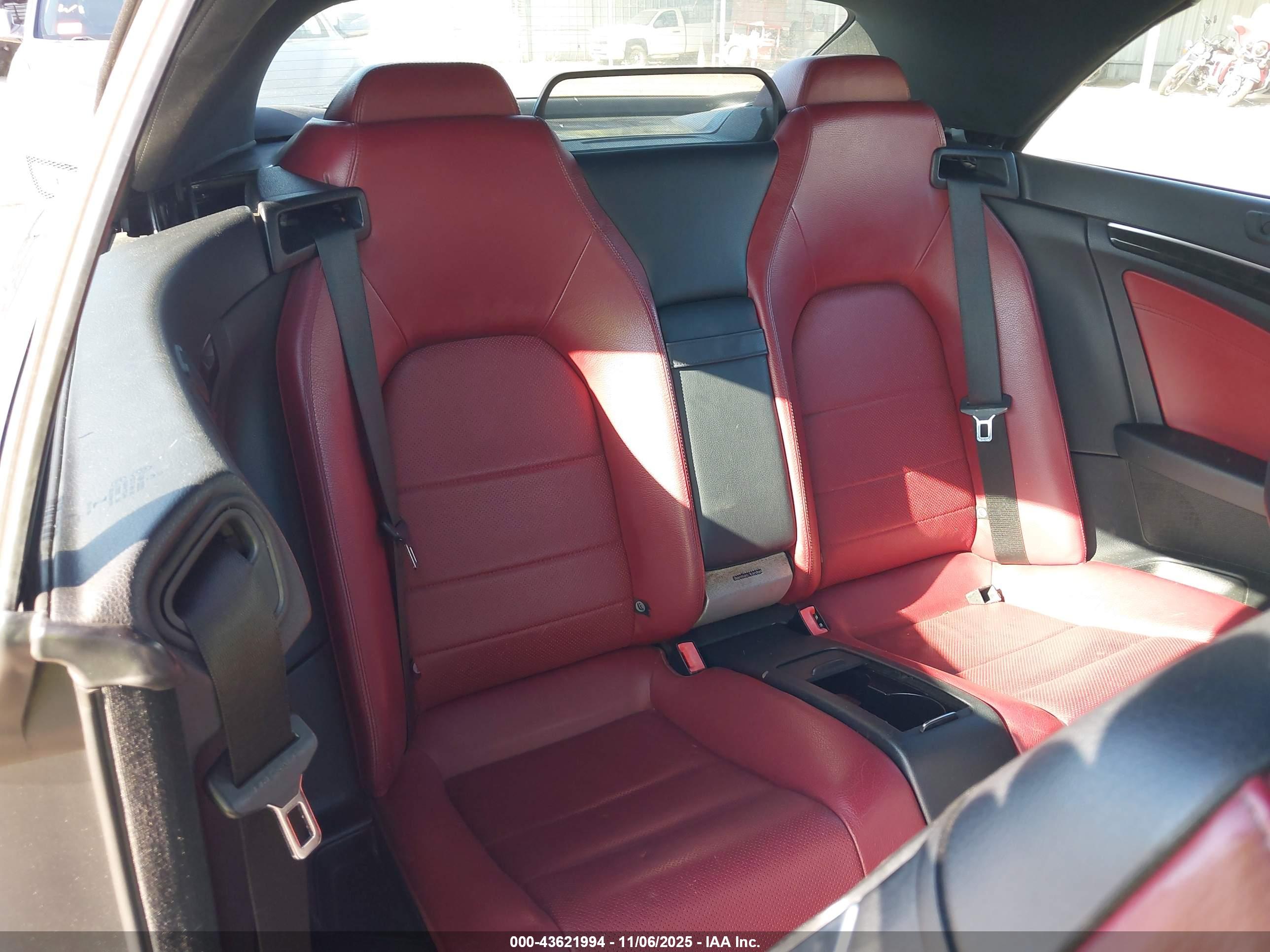MERCEDES-BENZ E image 8