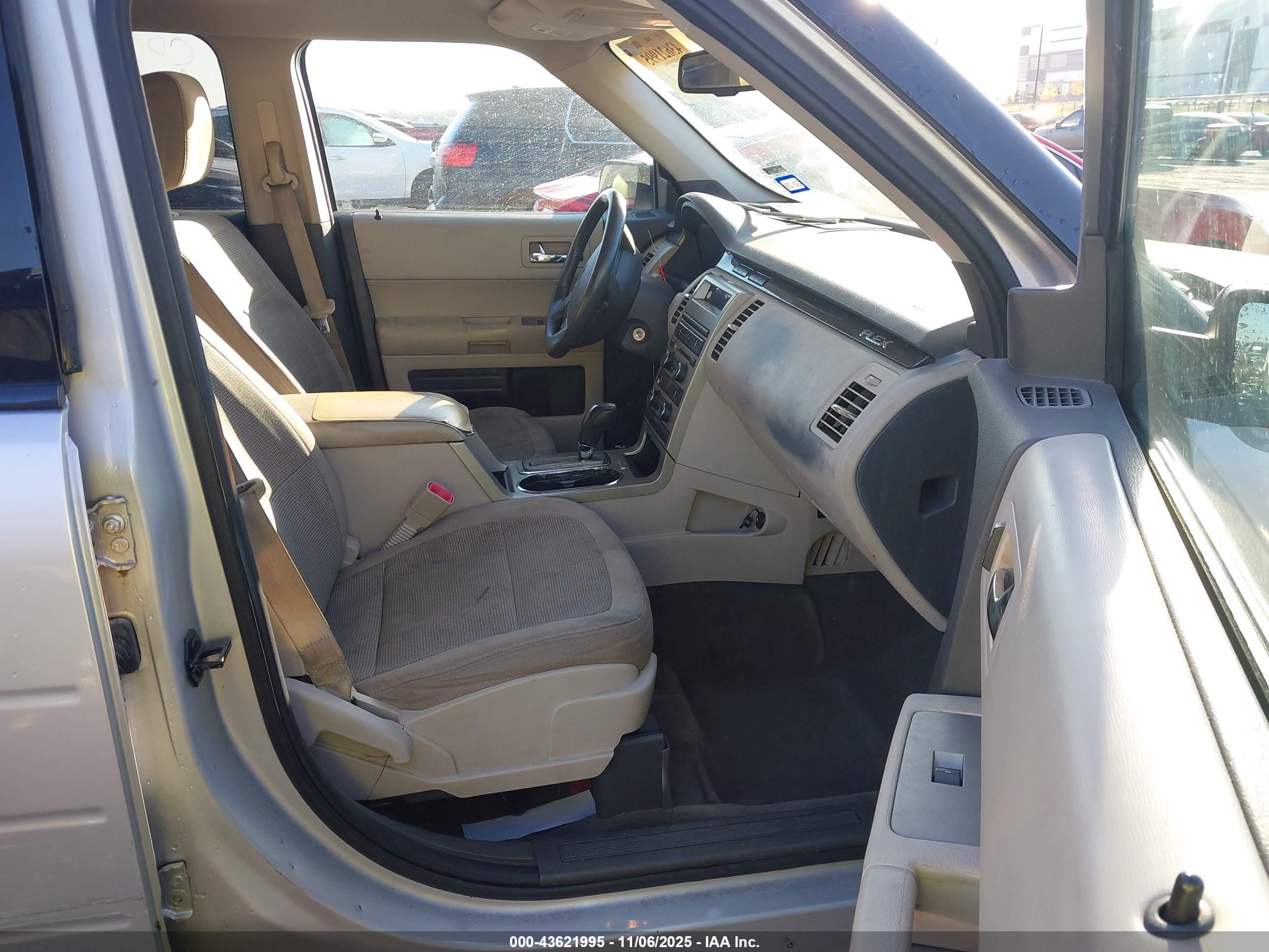 FORD FLEX image 5