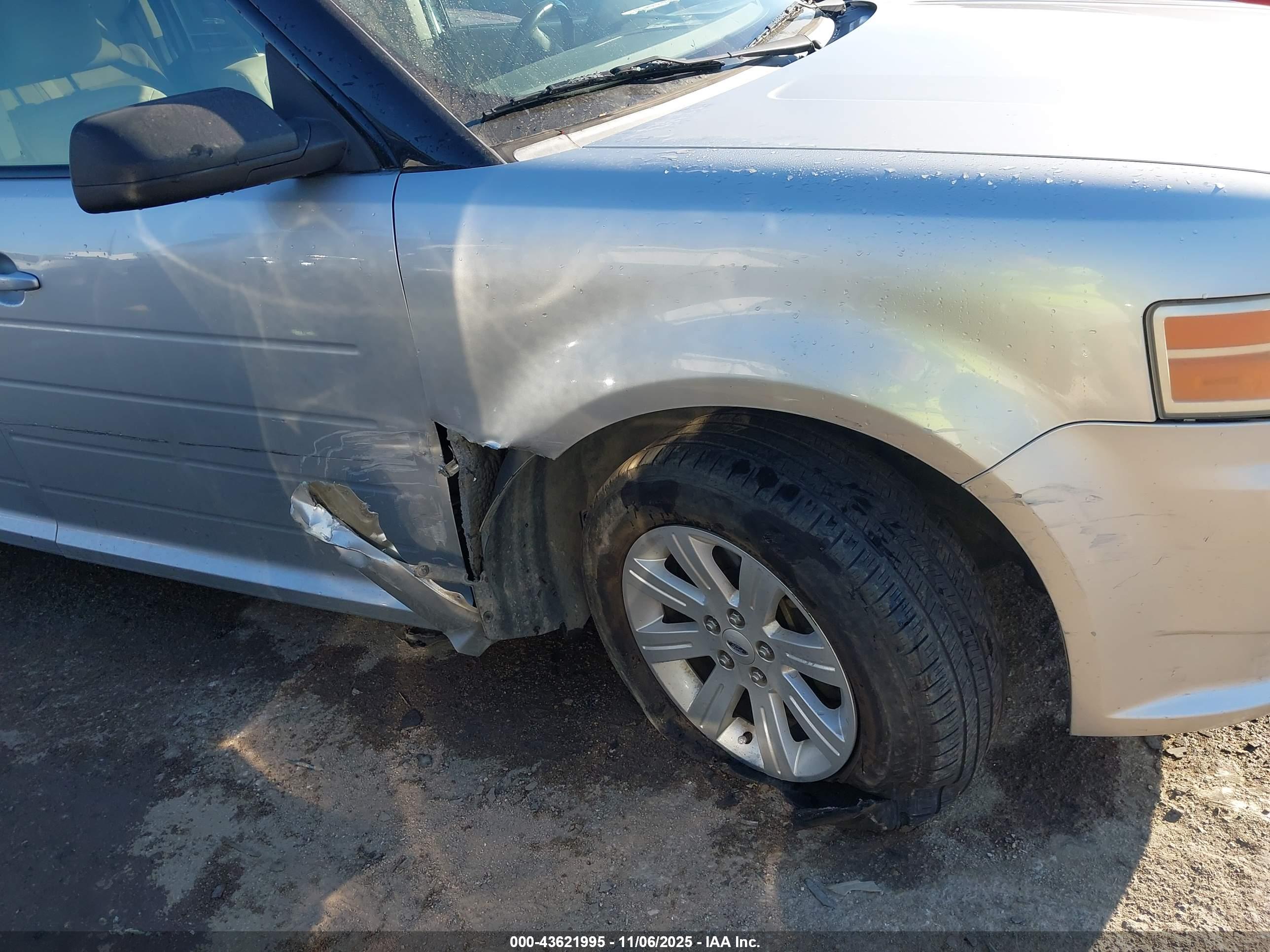 FORD FLEX image 6