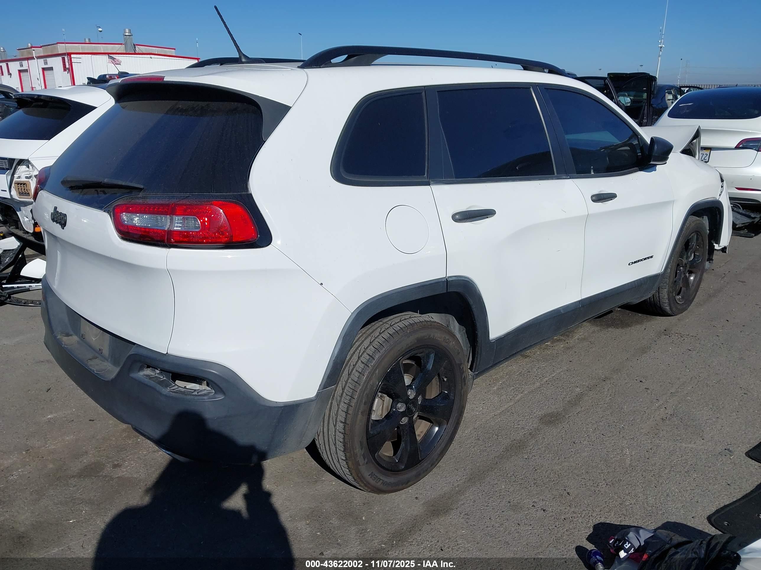 JEEP CHEROKEE image 4