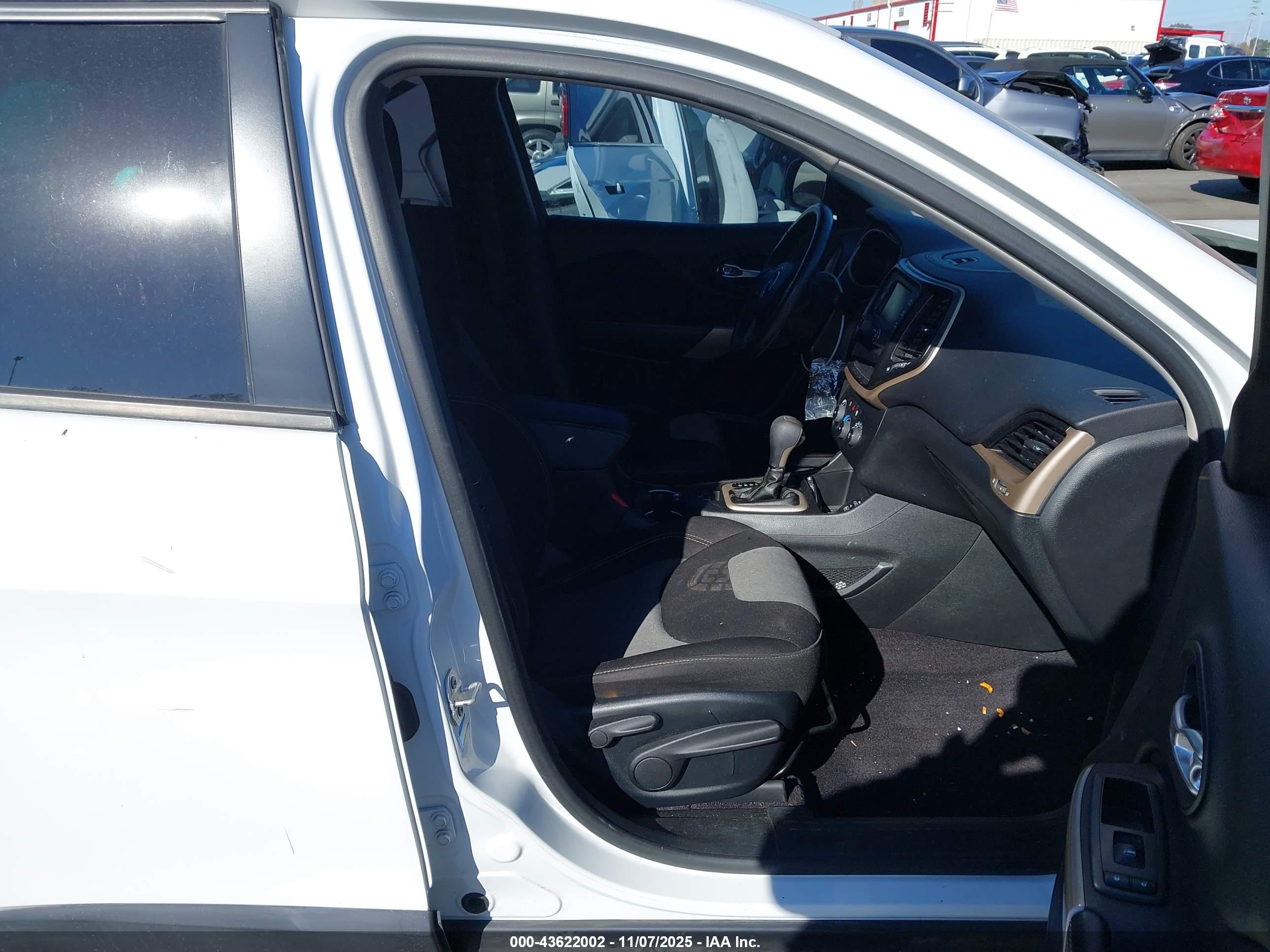 JEEP CHEROKEE image 5
