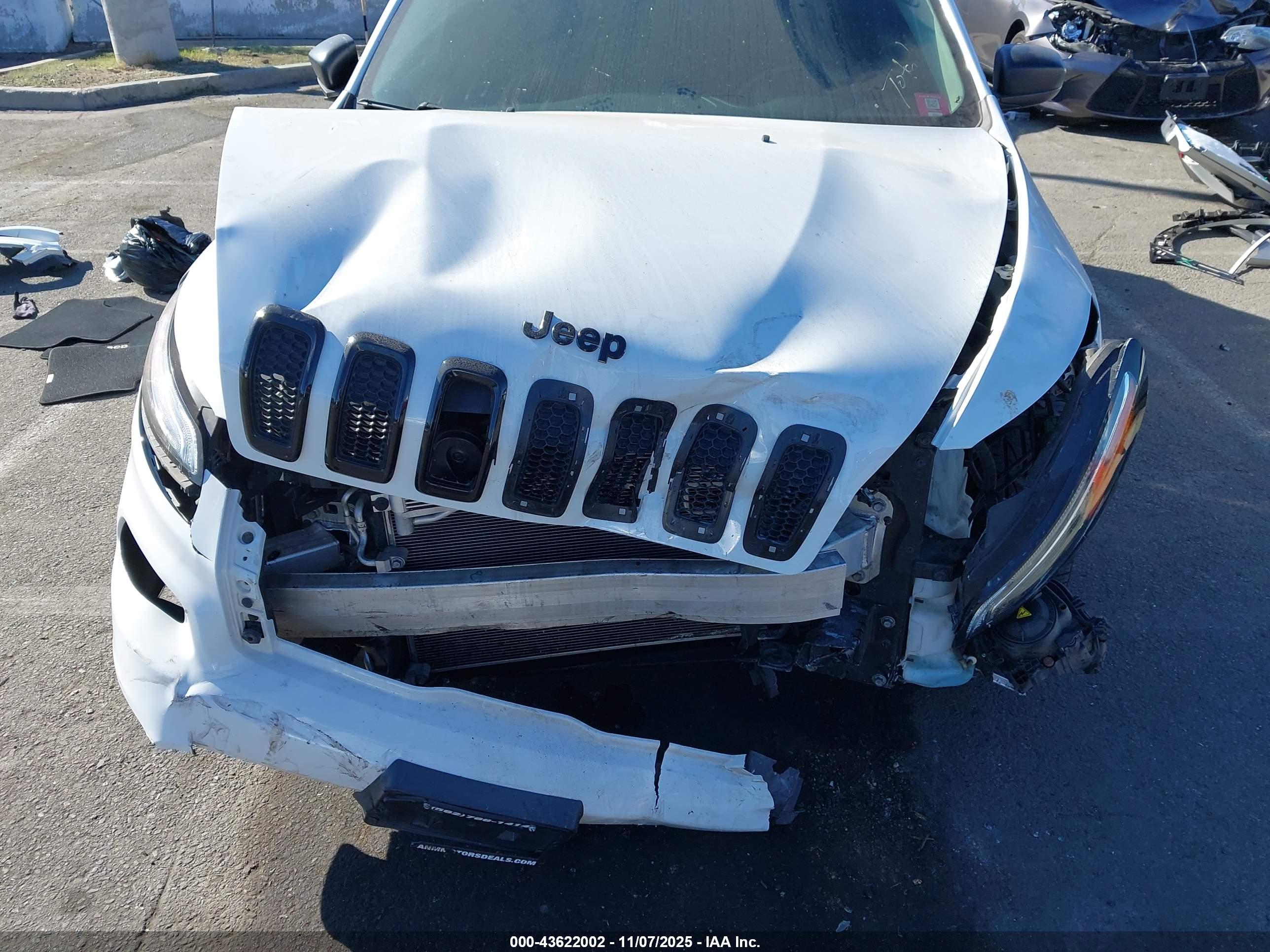 JEEP CHEROKEE image 6