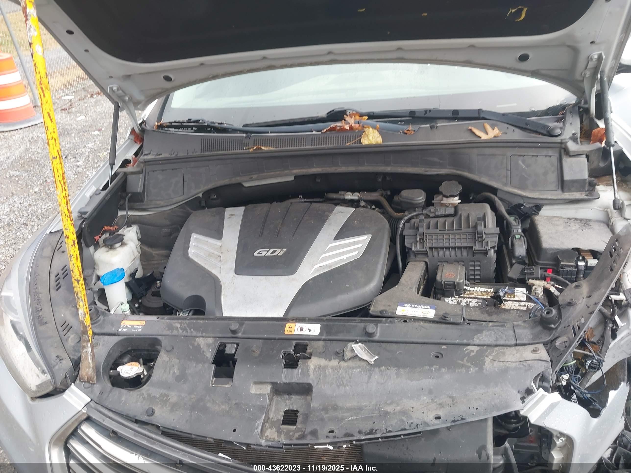 HYUNDAI SANTA image 10
