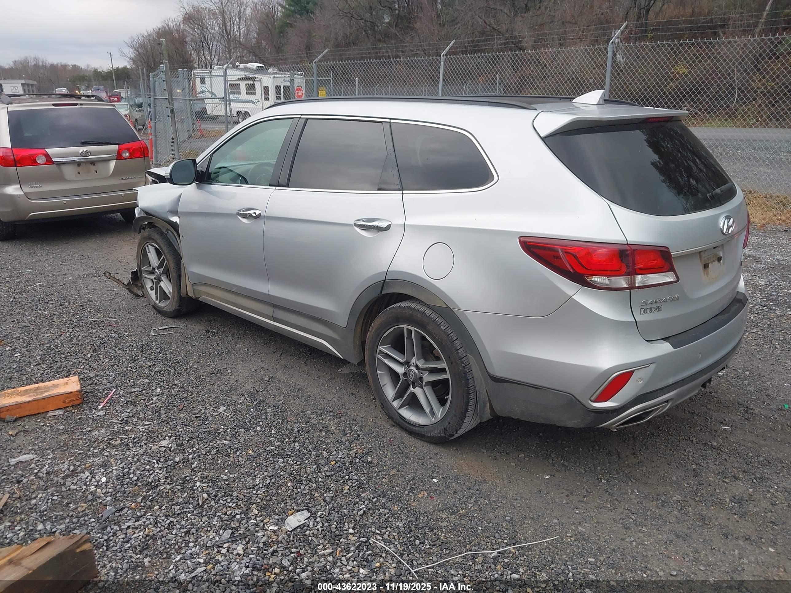 HYUNDAI SANTA image 3