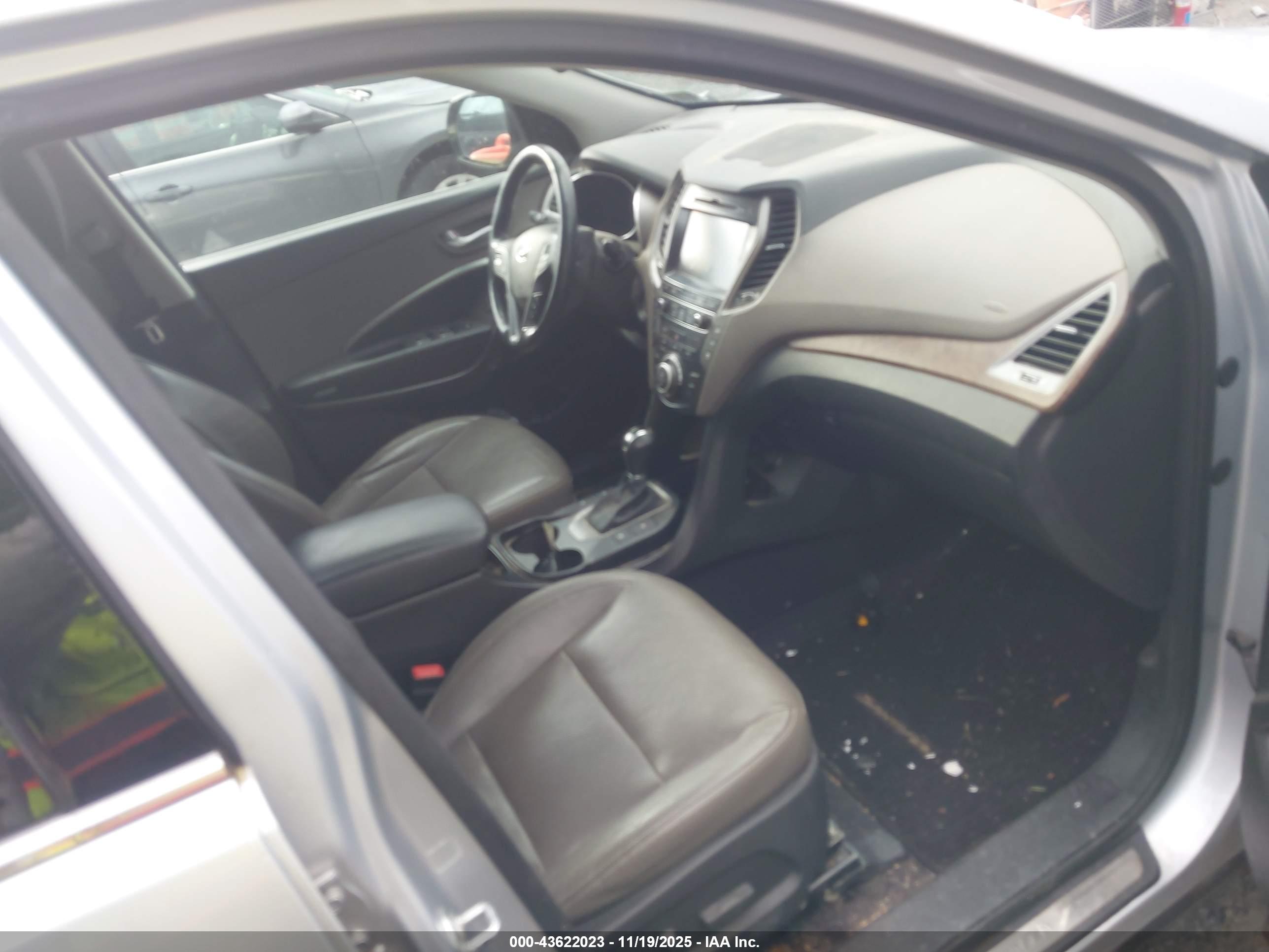 HYUNDAI SANTA image 5