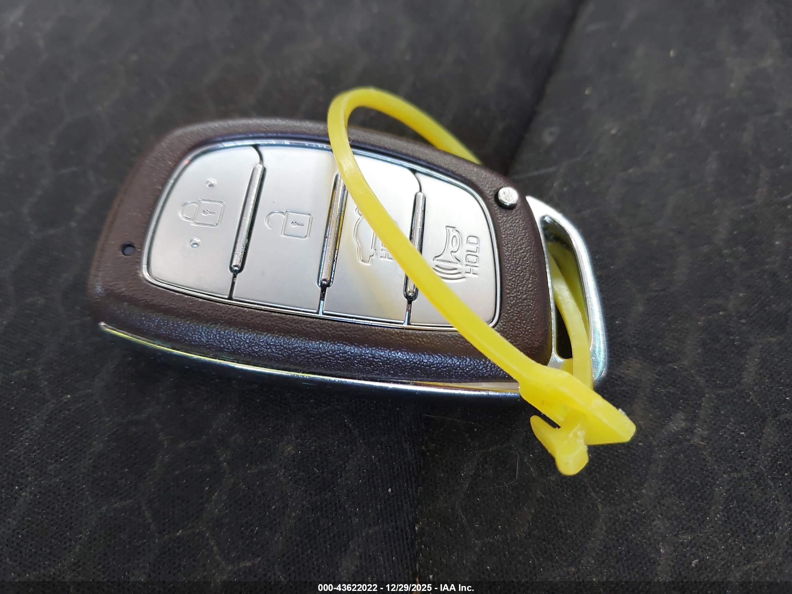 HYUNDAI ELANTRA image 11