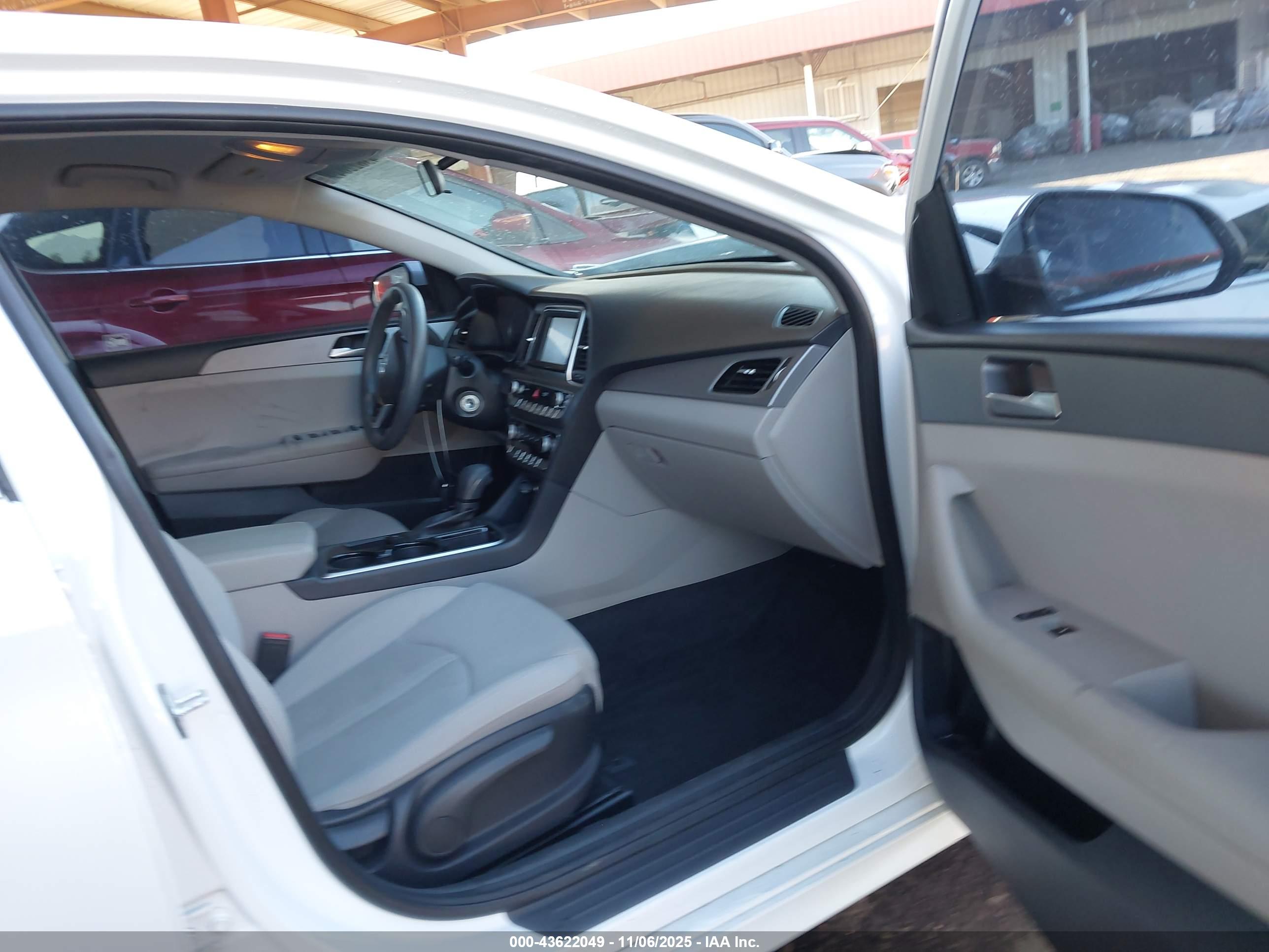 HYUNDAI SONATA image 5
