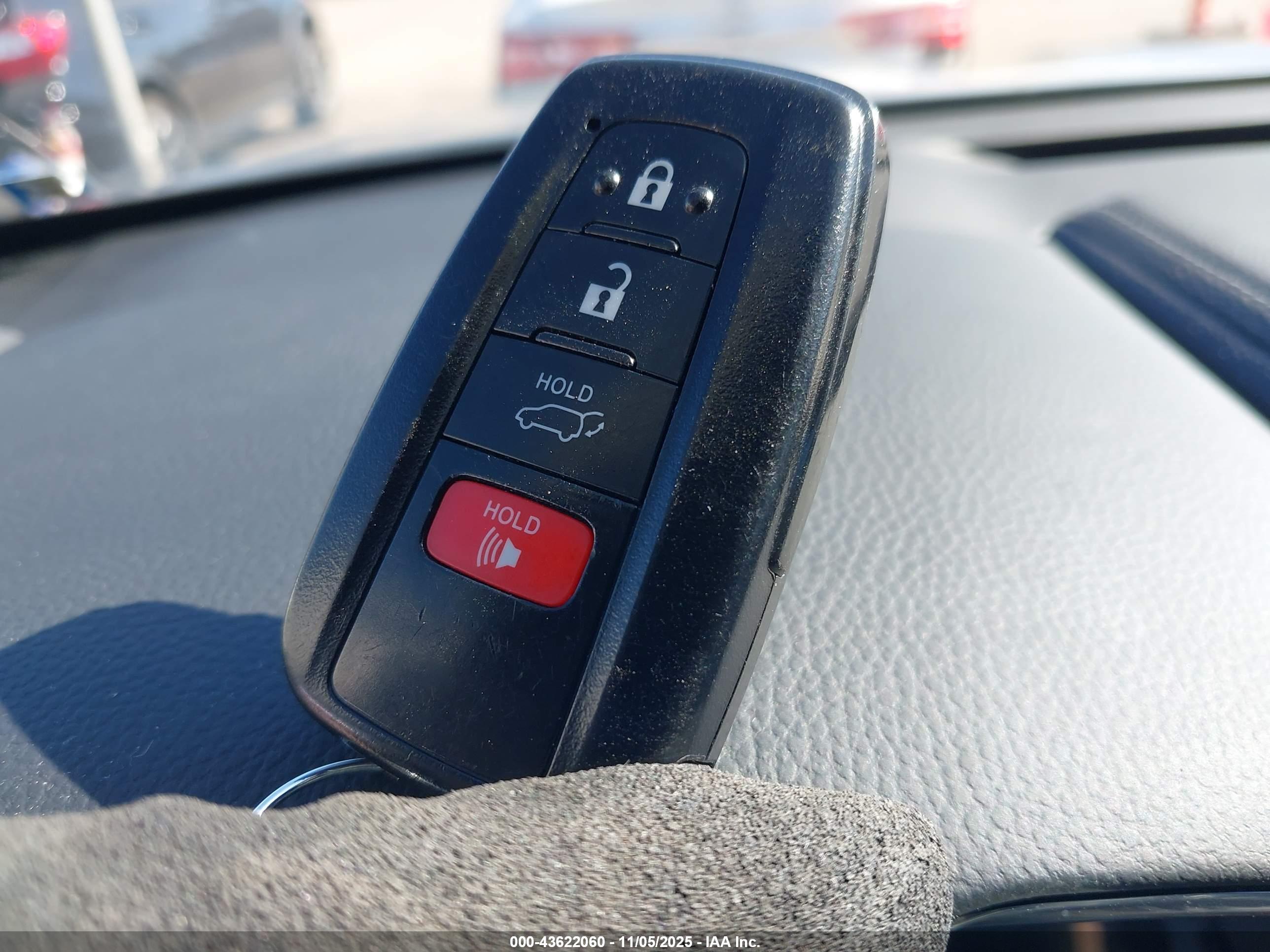 TOYOTA HIGHLANDER image 11