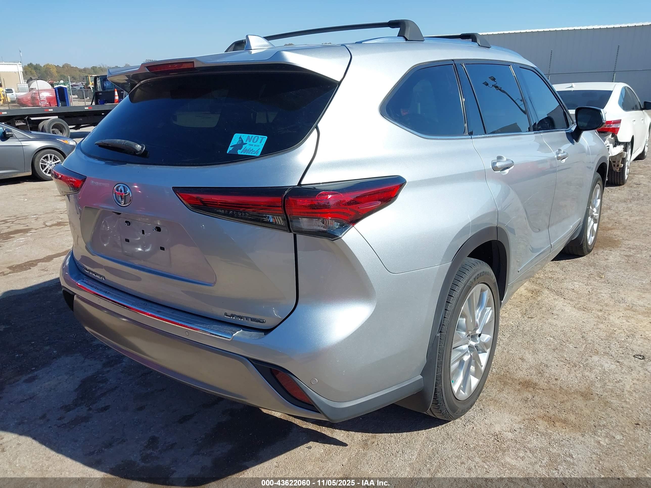 TOYOTA HIGHLANDER image 4