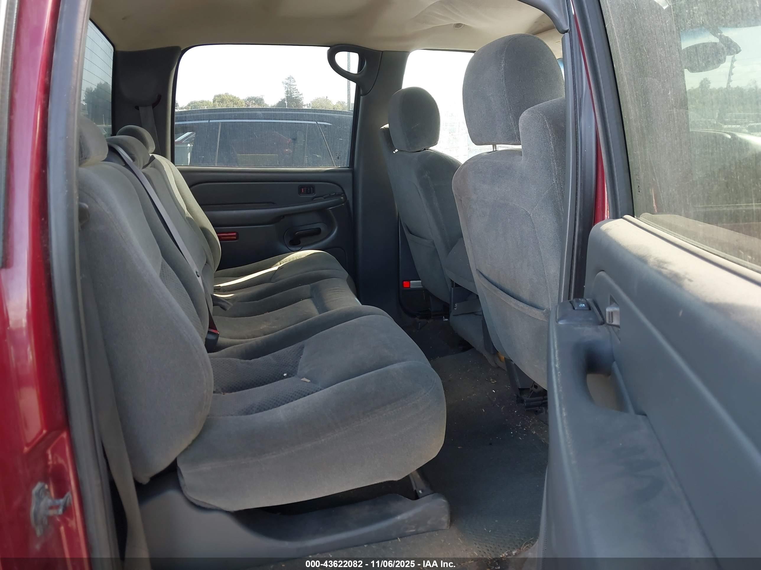 CHEVROLET SILVERADO image 8