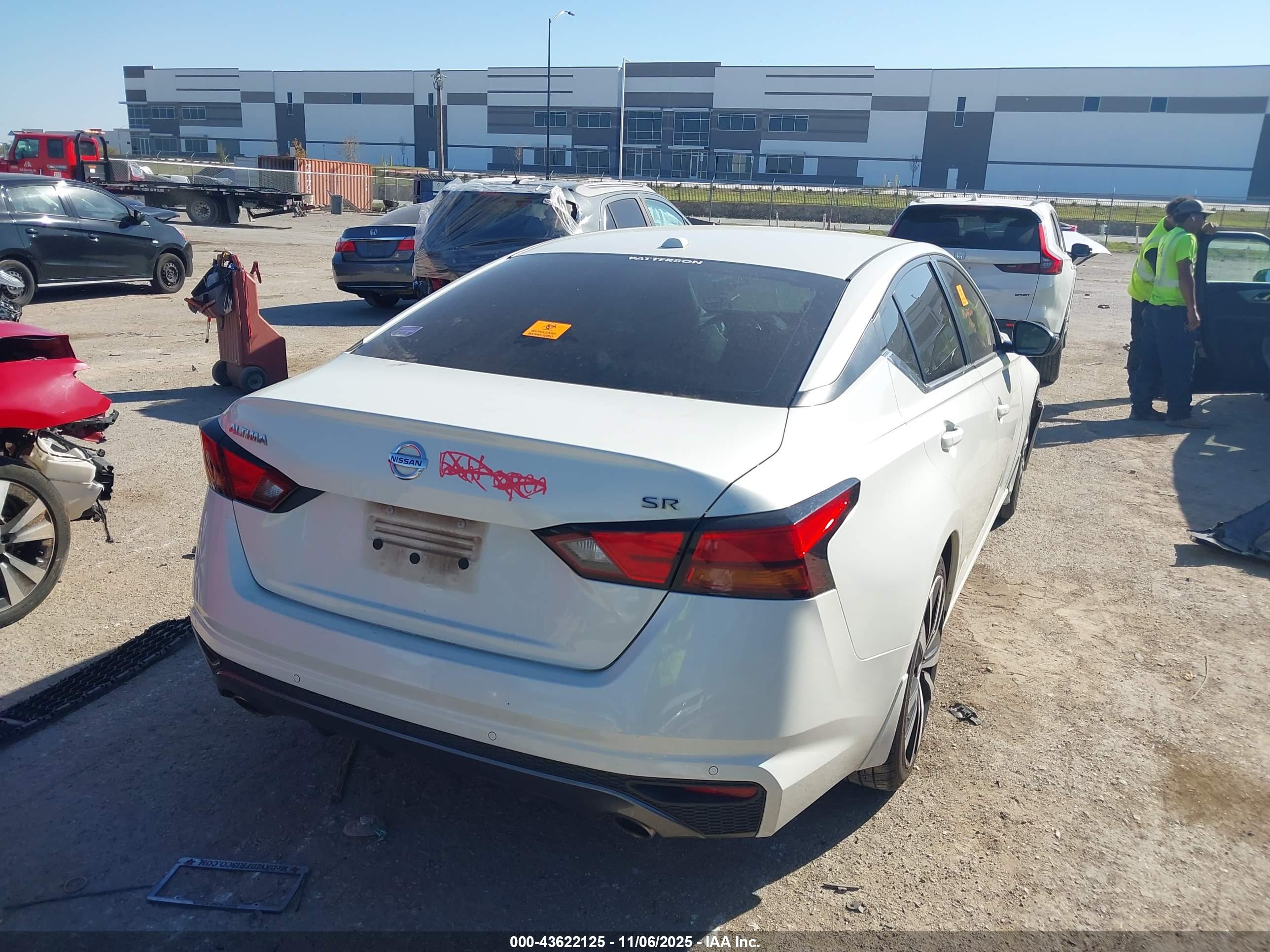 NISSAN ALTIMA image 4
